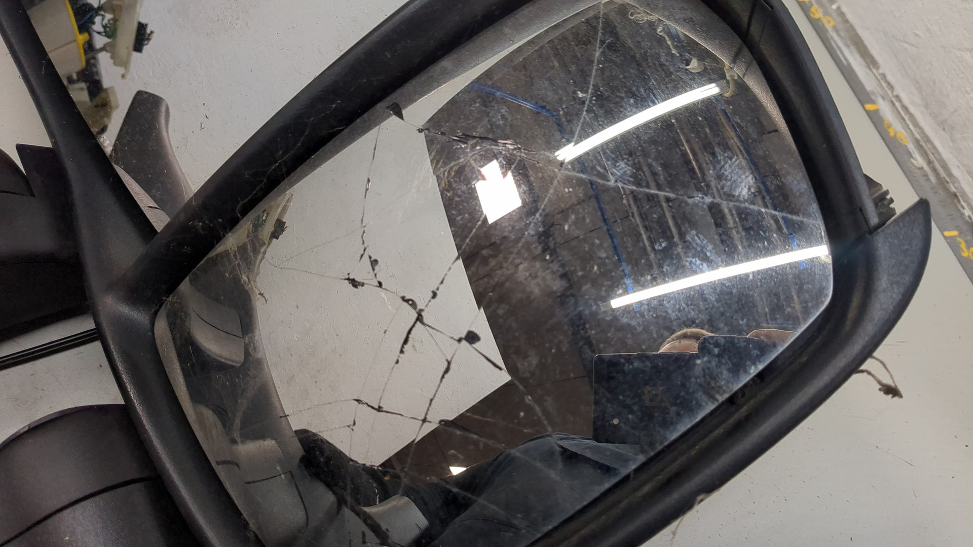 Зеркало правое электрическое