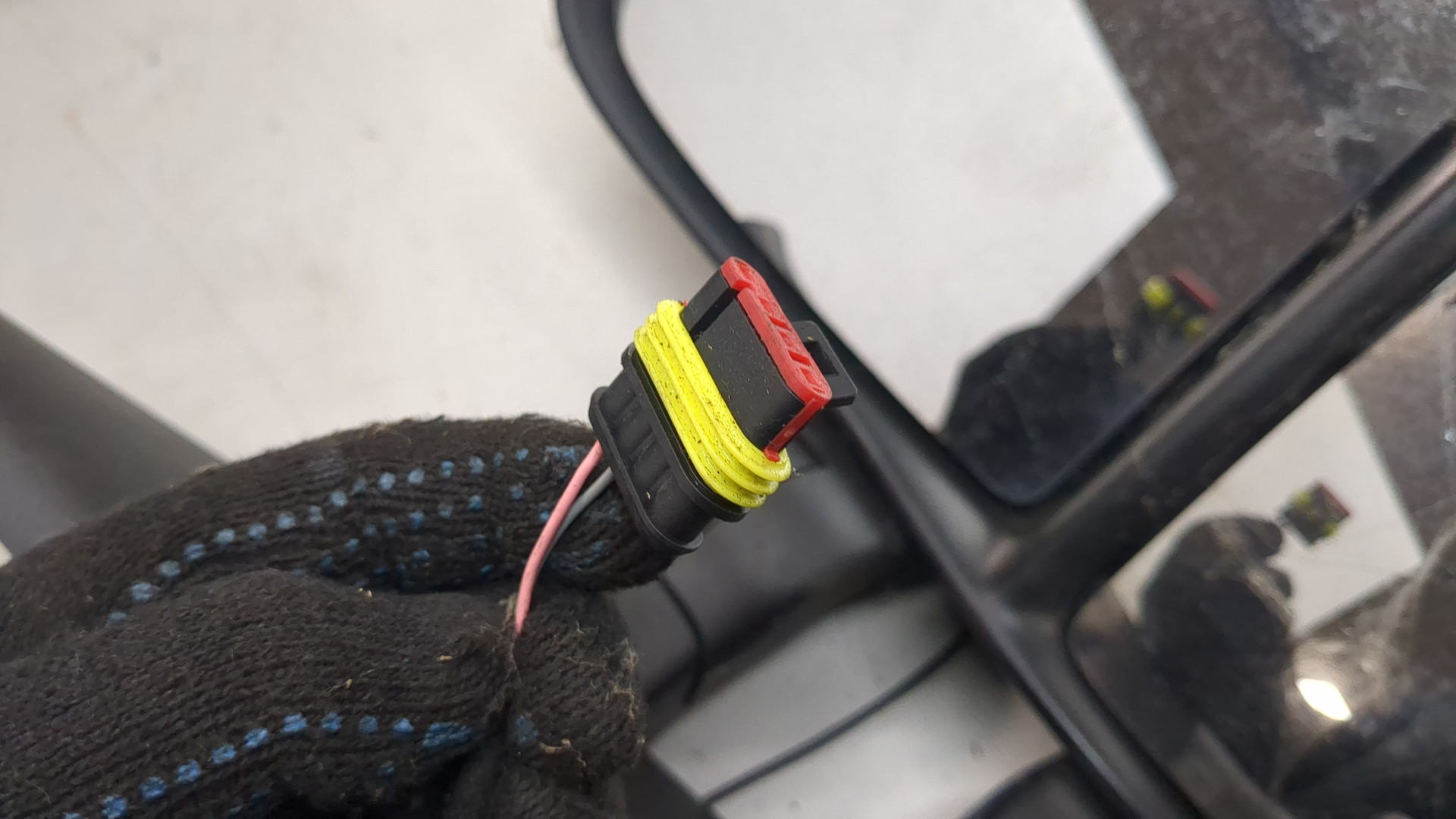 Зеркало правое электрическое