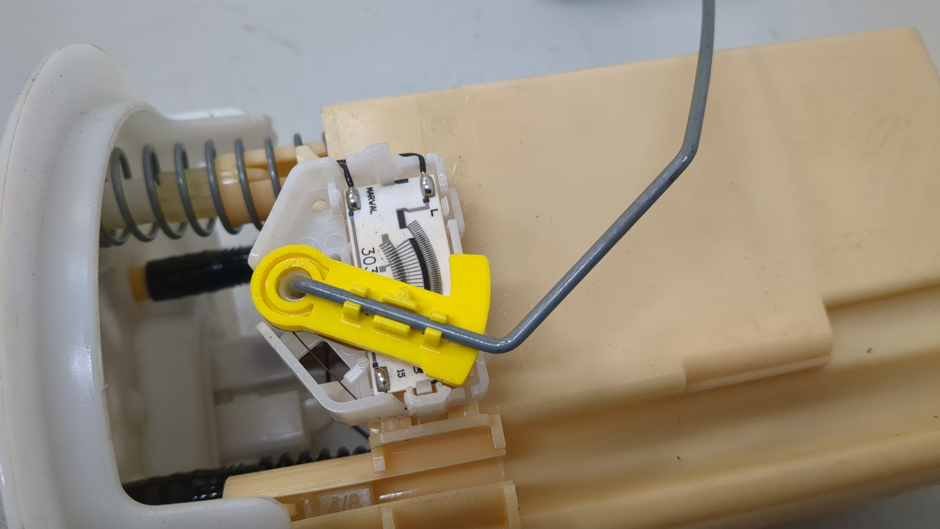 Насос топливный электрический