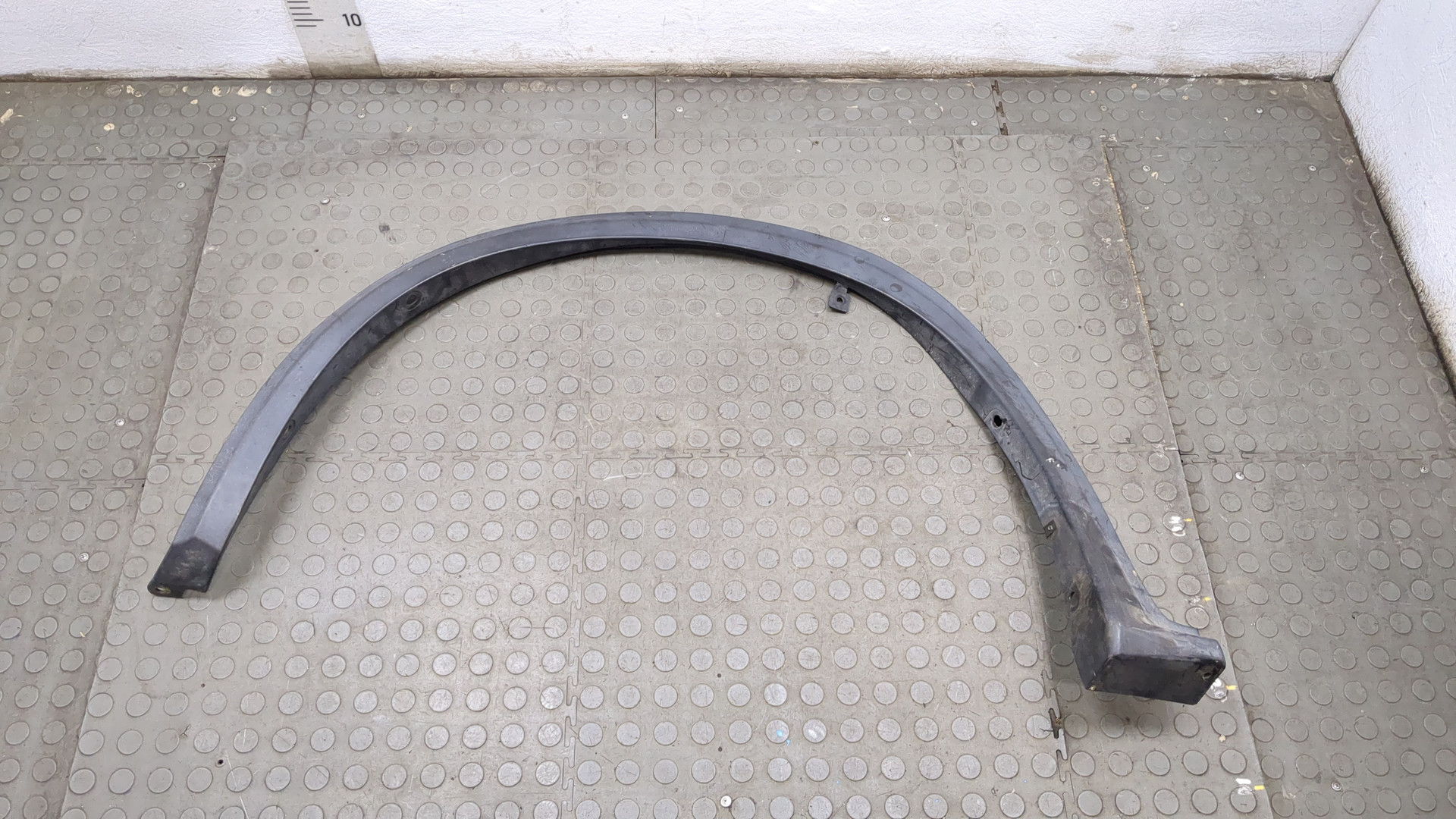 Накладка переднего крыла левого