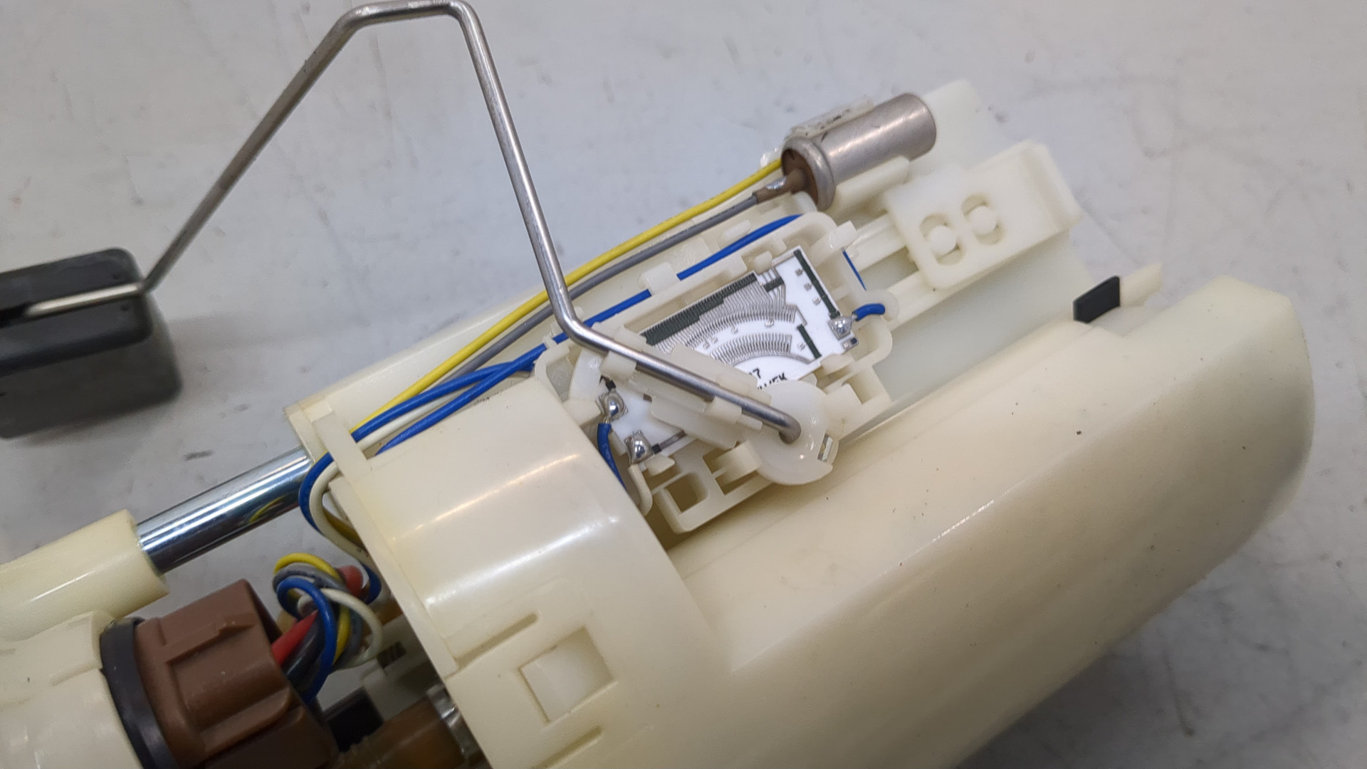 Насос топливный электрический