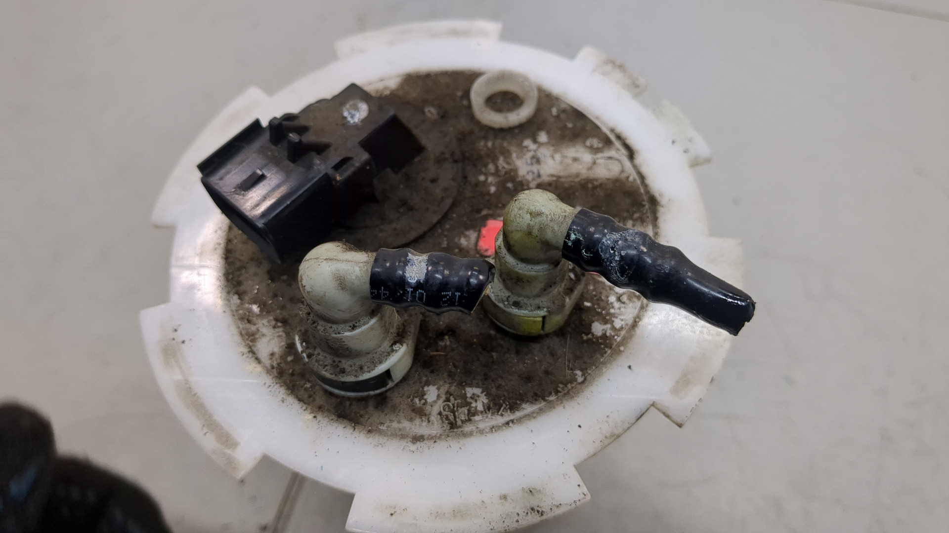 Насос топливный электрический