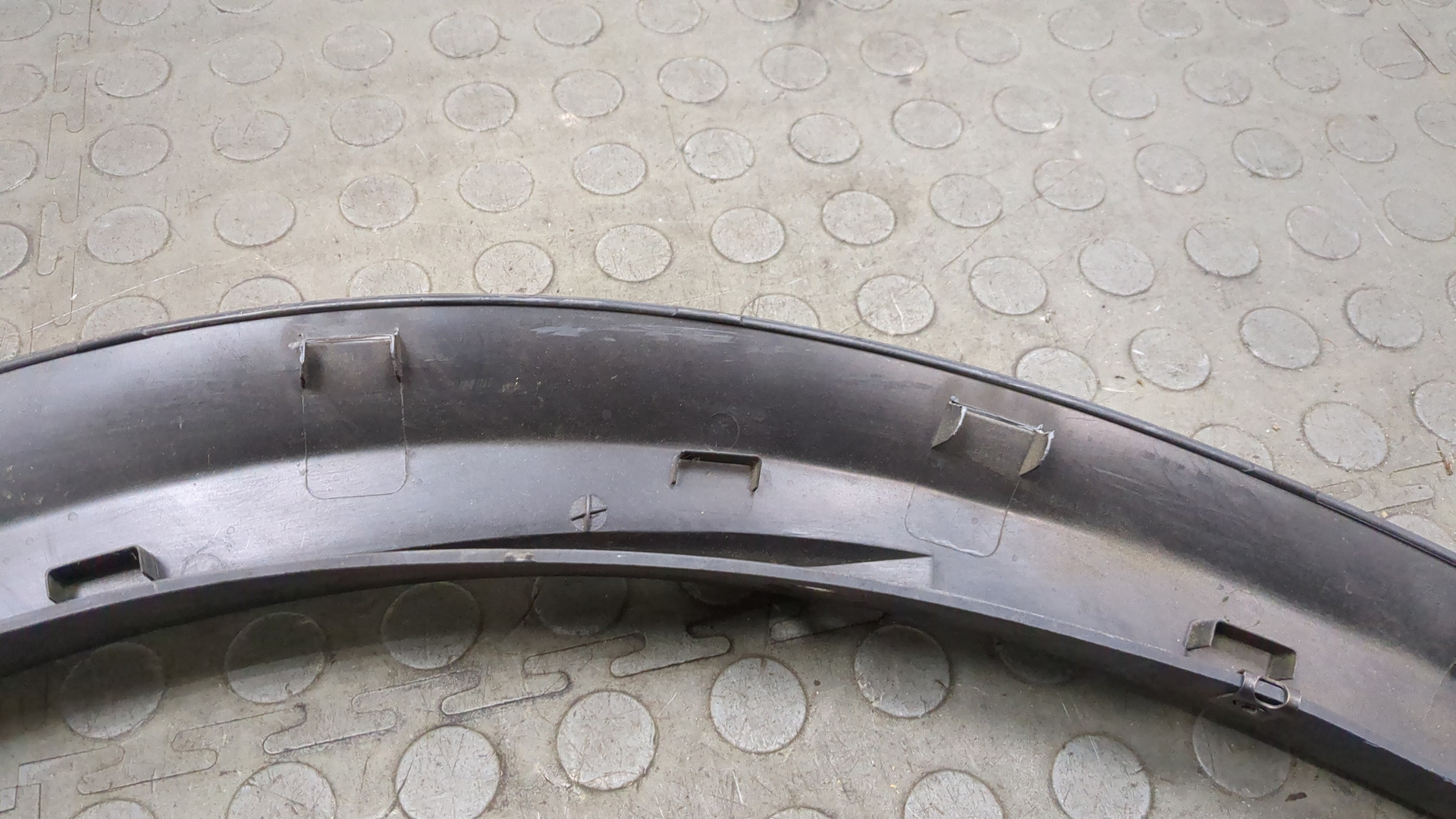 Молдинг заднего крыла правого