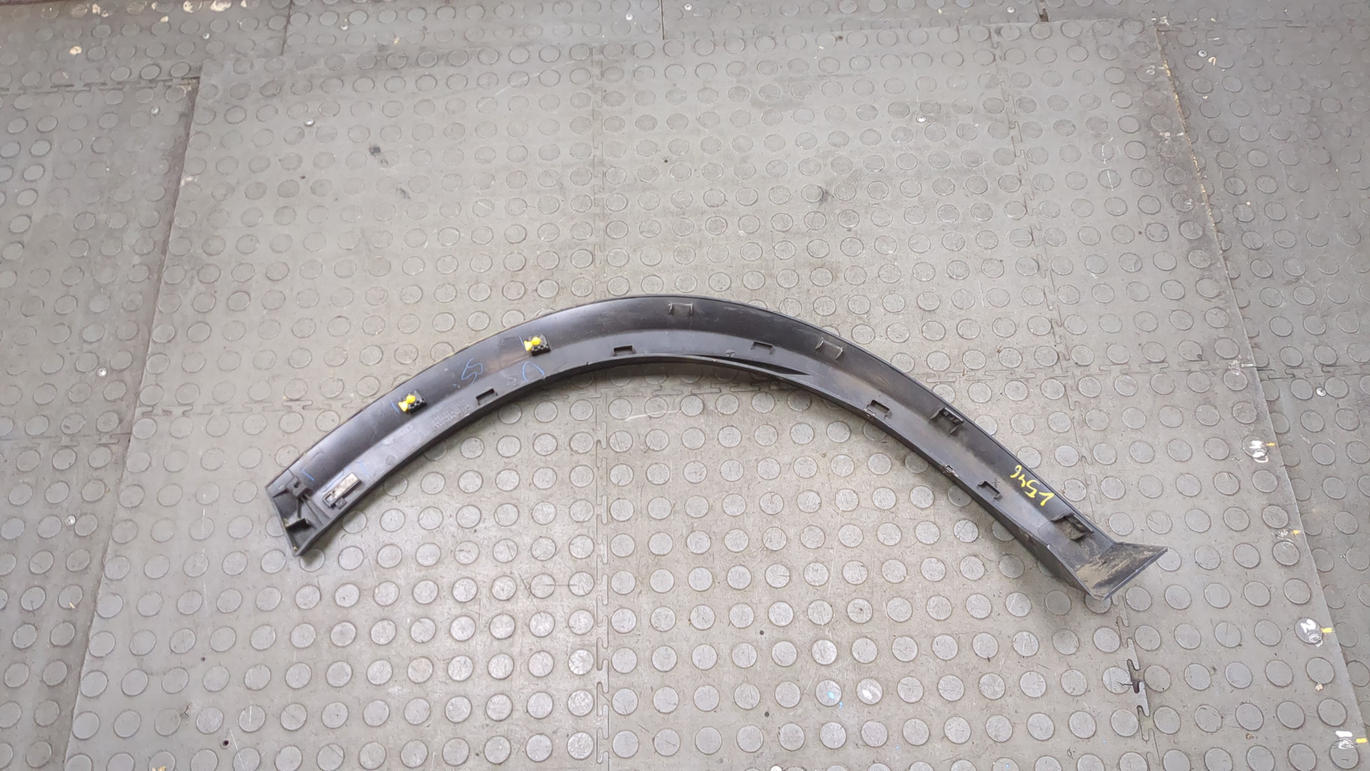 Молдинг заднего крыла правого
