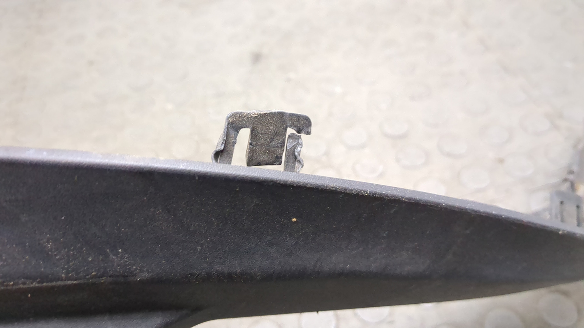 Накладка заднего крыла левого