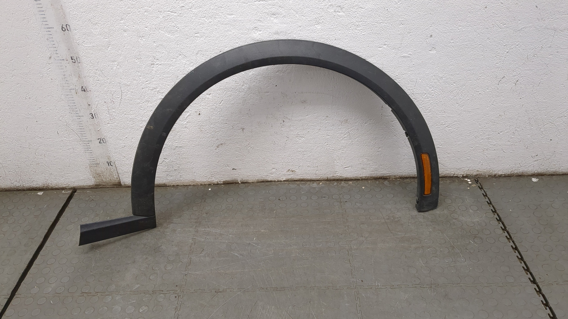 Накладка переднего крыла правого