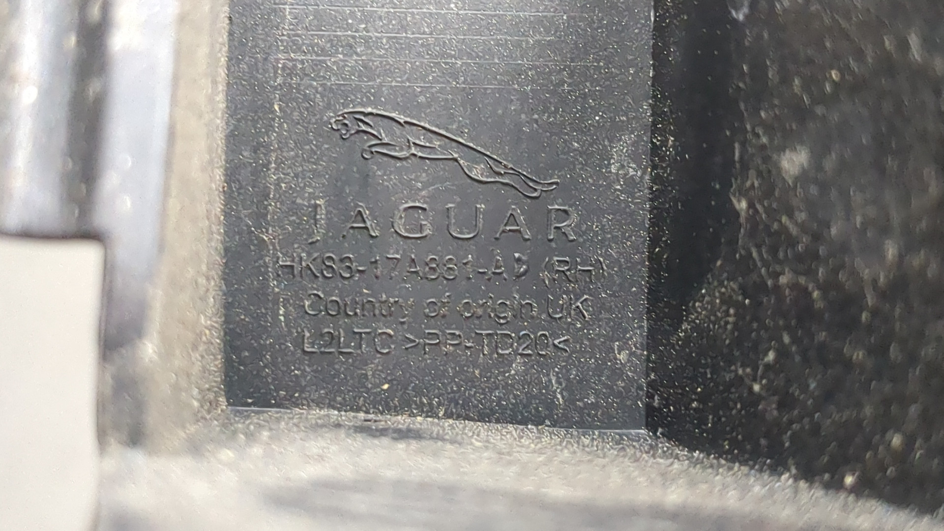 Кронштейн заднего бампера правый