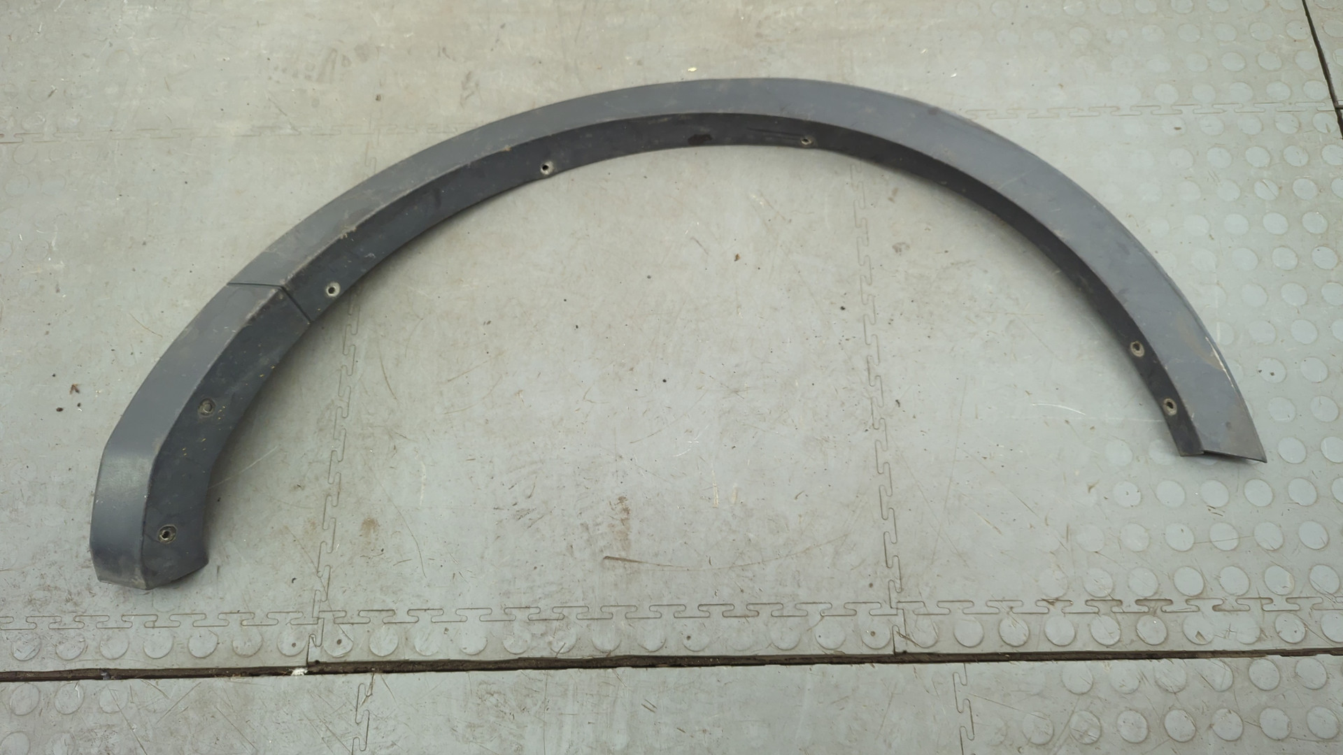 Накладка заднего крыла левого