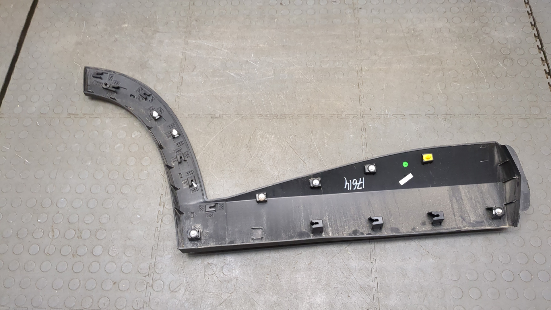 Молдинг двери