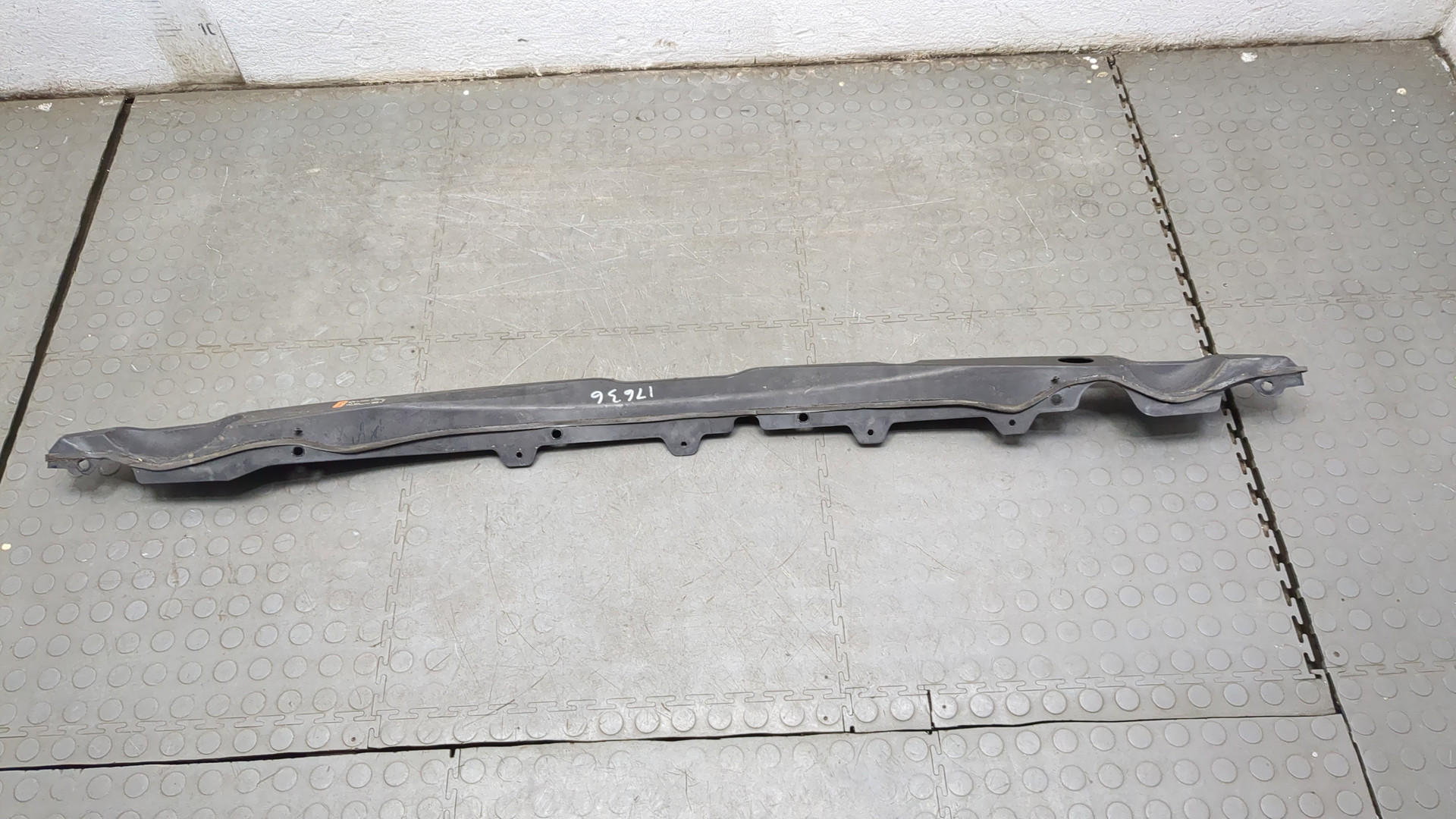 Решетка стеклоочистителей (Жабо)