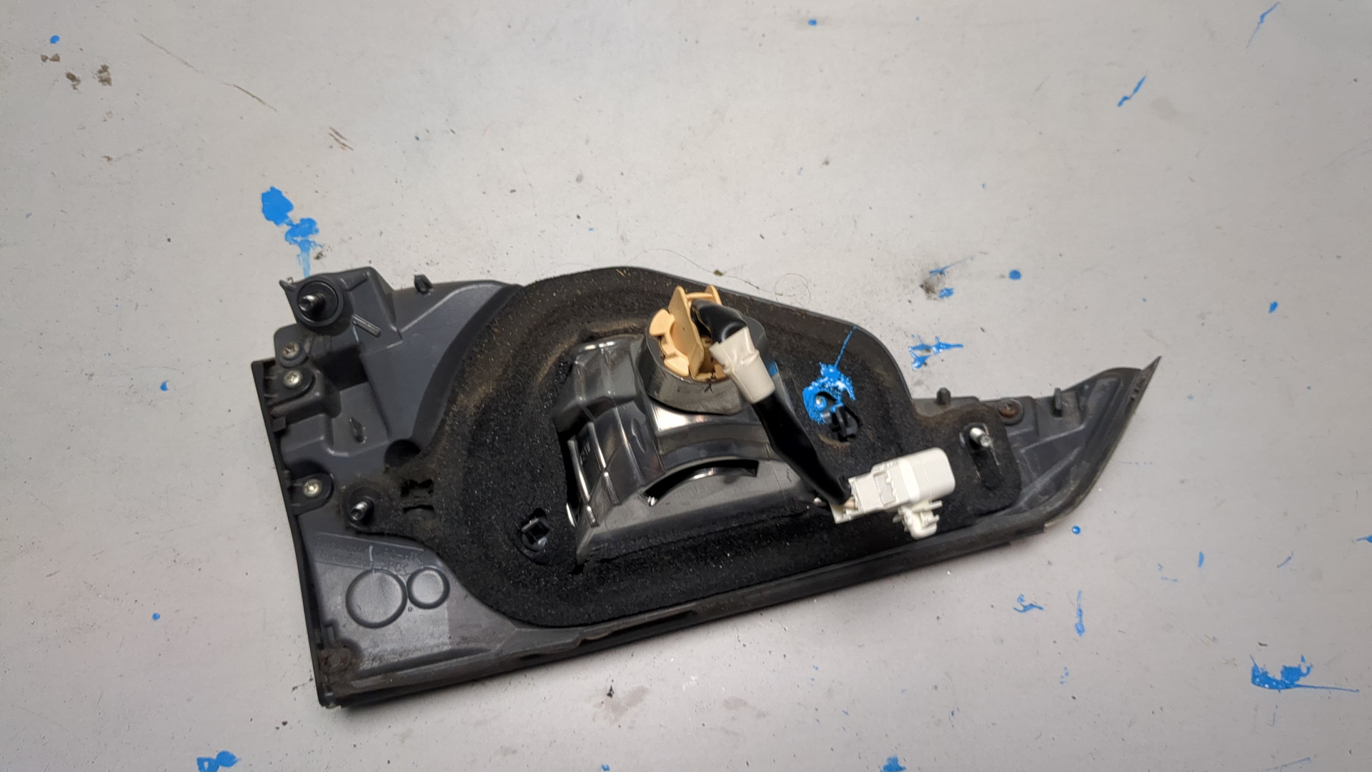 Фонарь задний внутренний правый