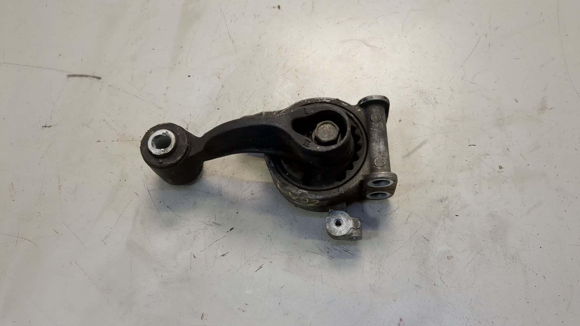 Опора двигателя