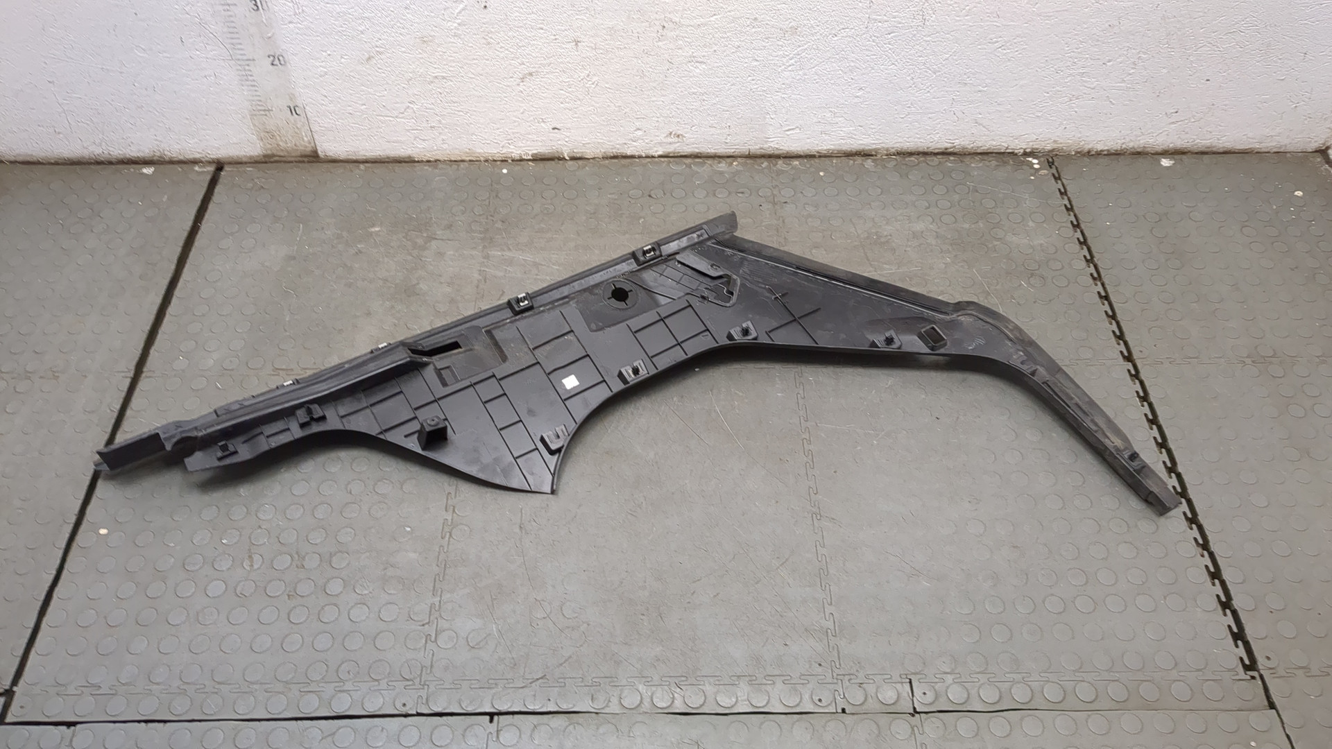 Кожух замка капота