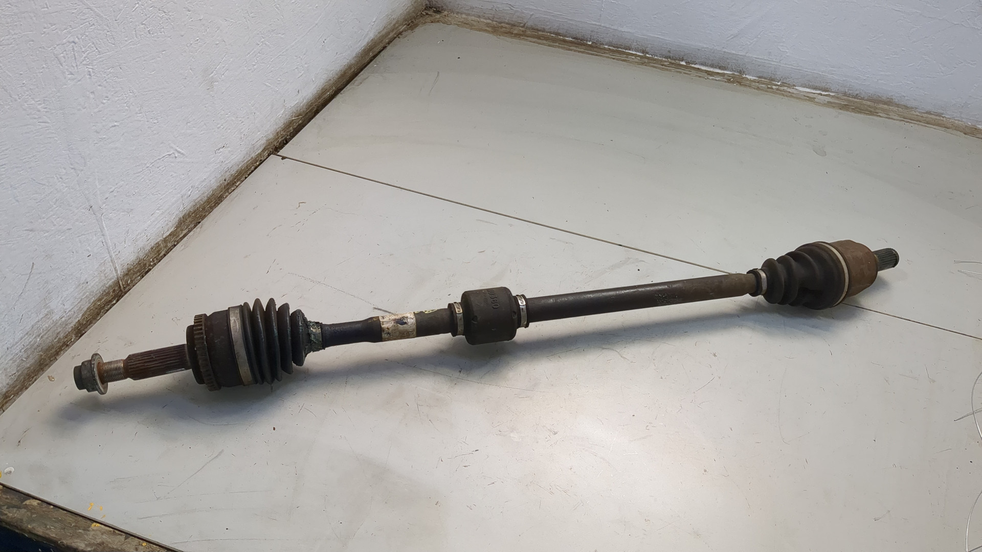 Полуось передняя правая