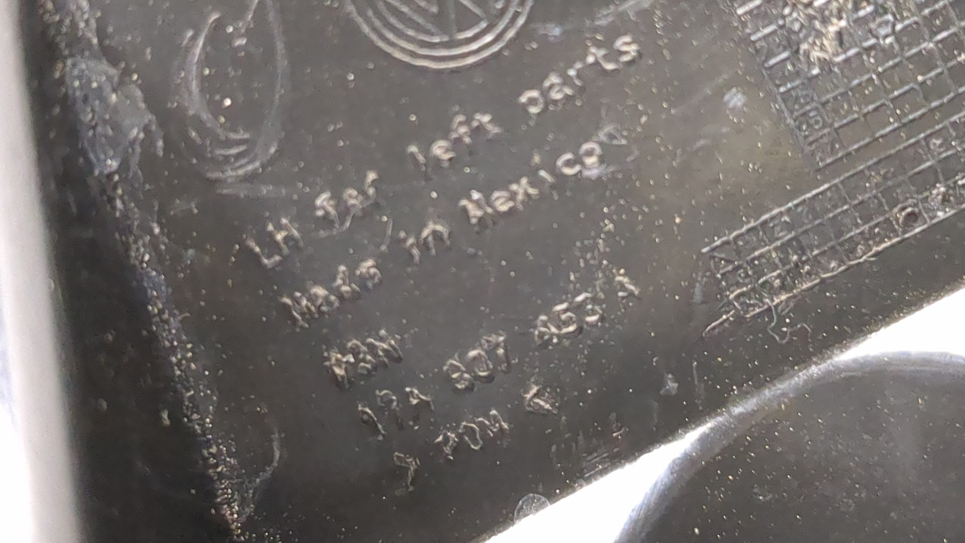 Кронштейн заднего бампера левый