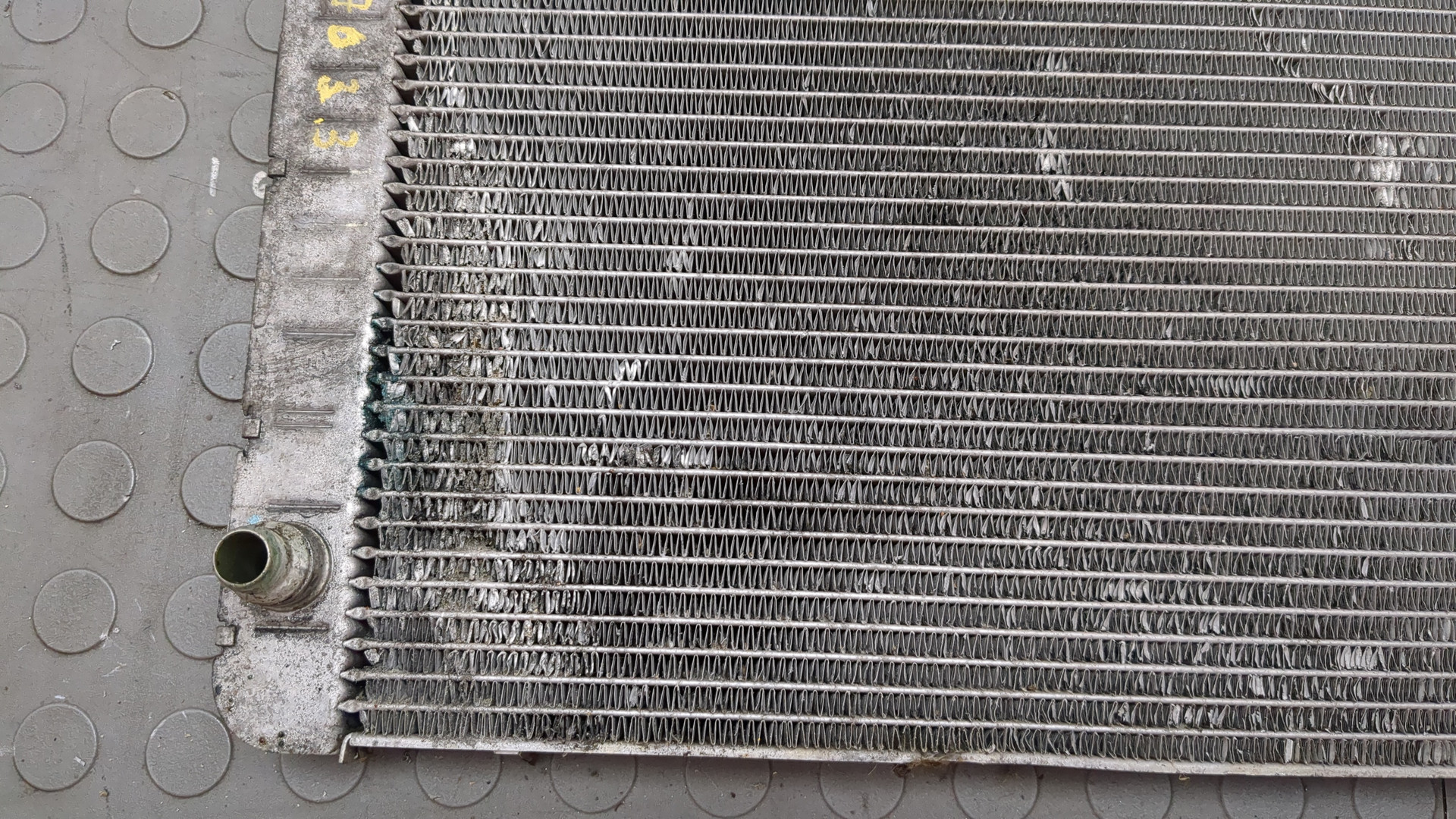 Радиатор охлаждения двигателя основной