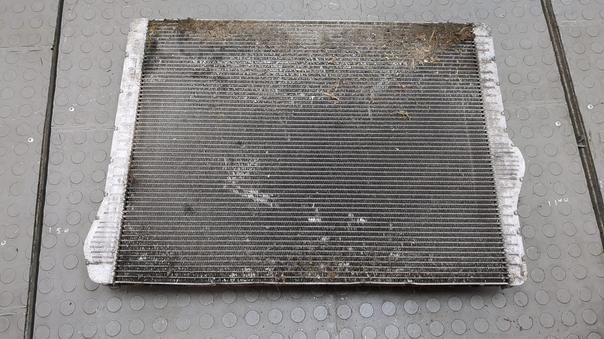 Радиатор охлаждения двигателя основной