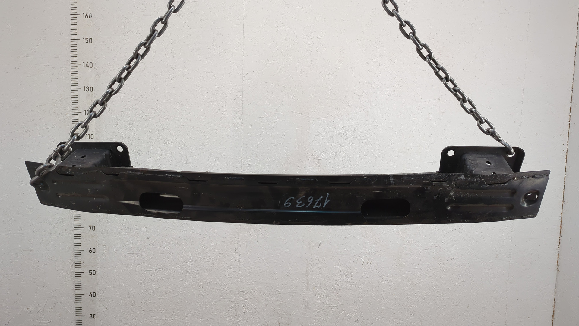 Усилитель заднего бампера