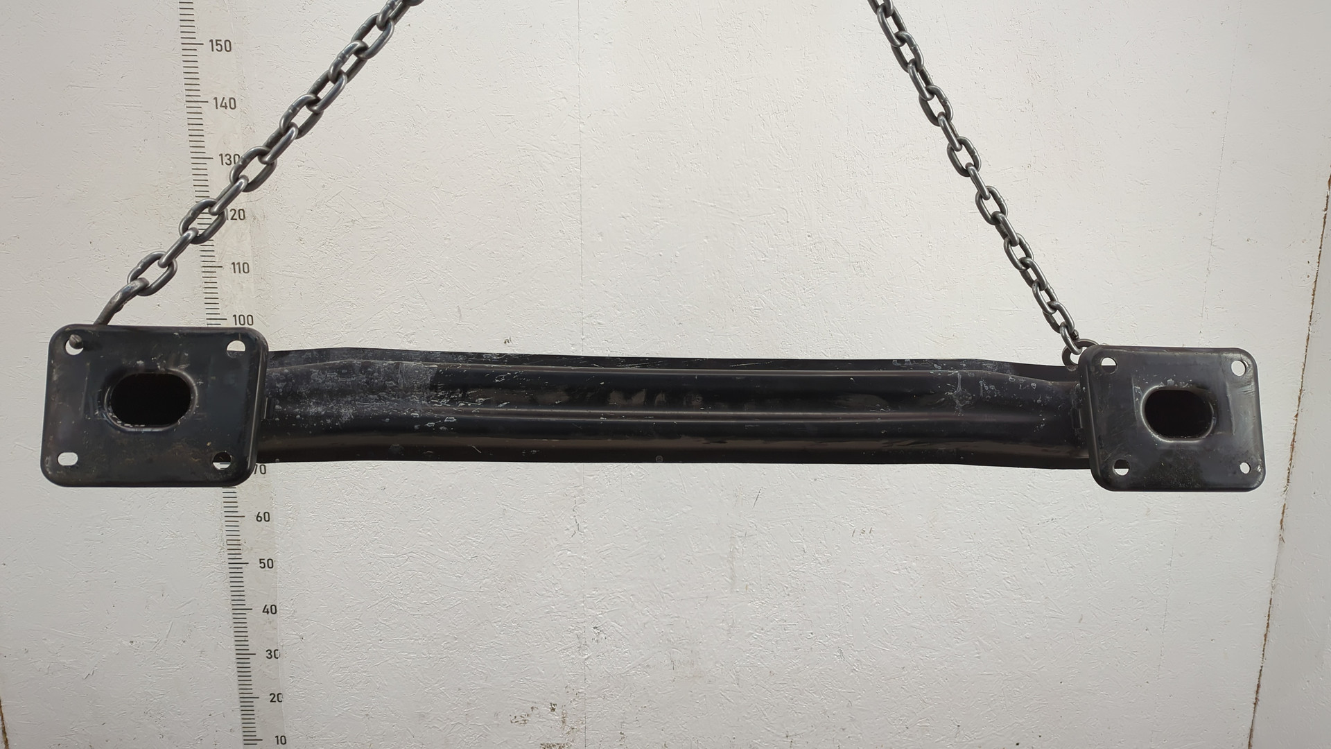 Усилитель заднего бампера