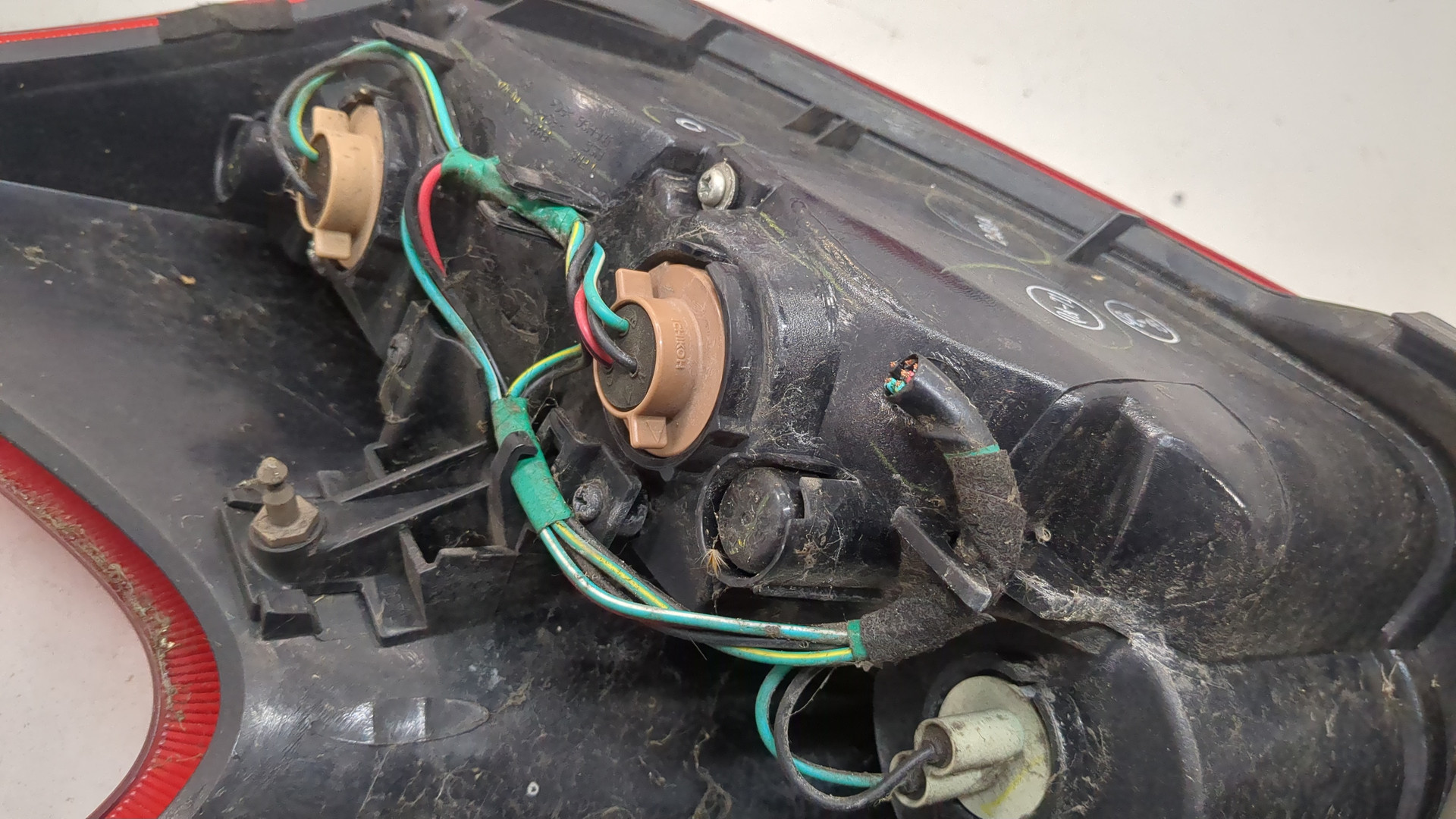 Фонарь задний левый