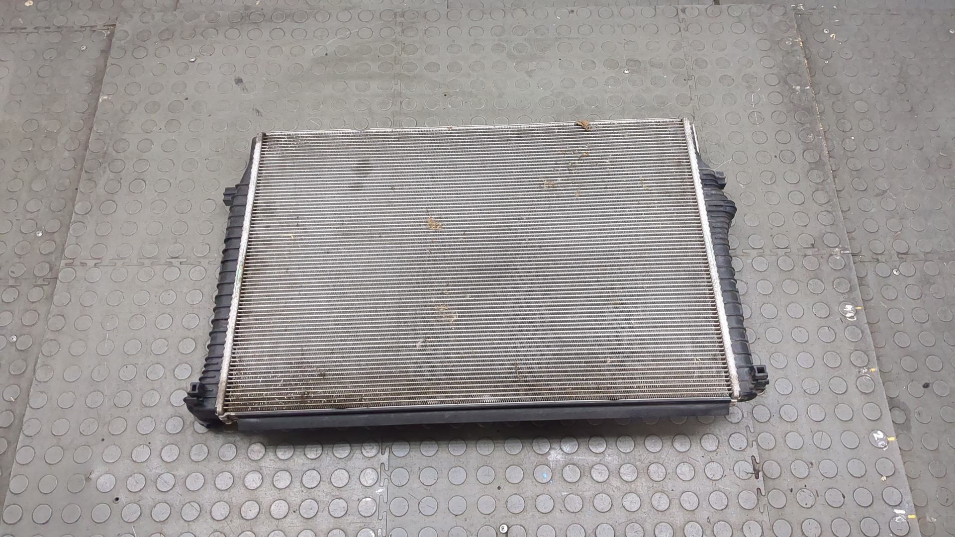 Радиатор охлаждения двигателя основной