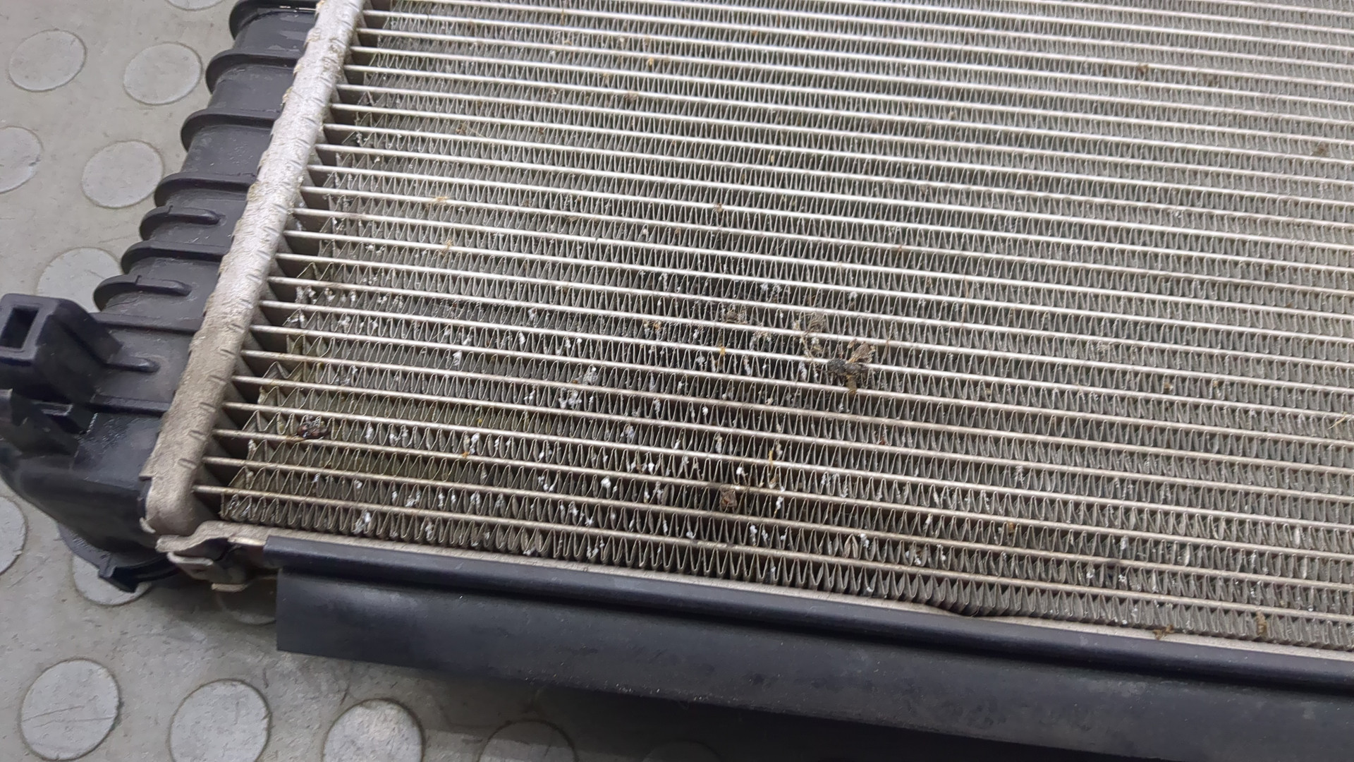 Радиатор охлаждения двигателя основной