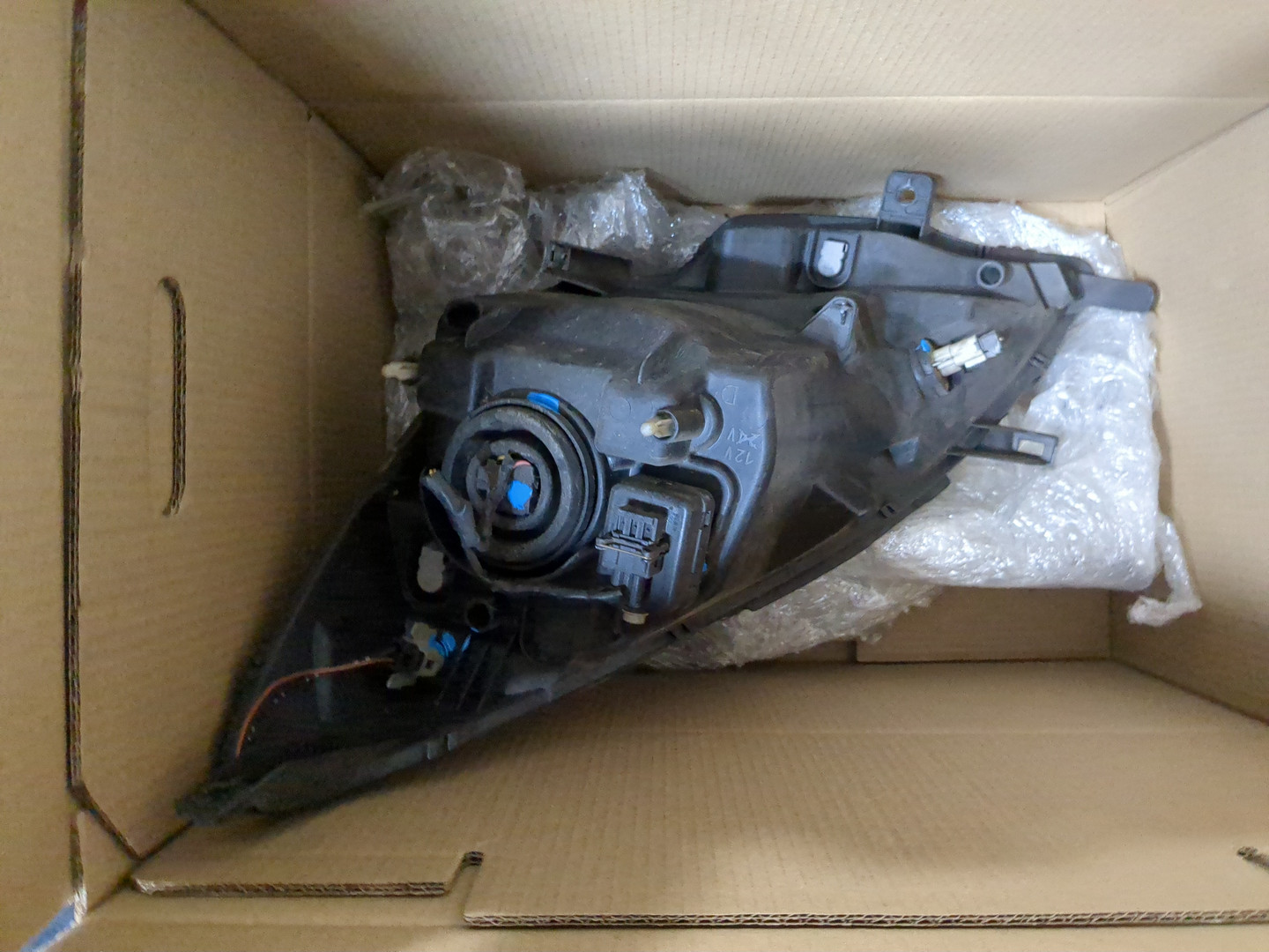 Фара правая