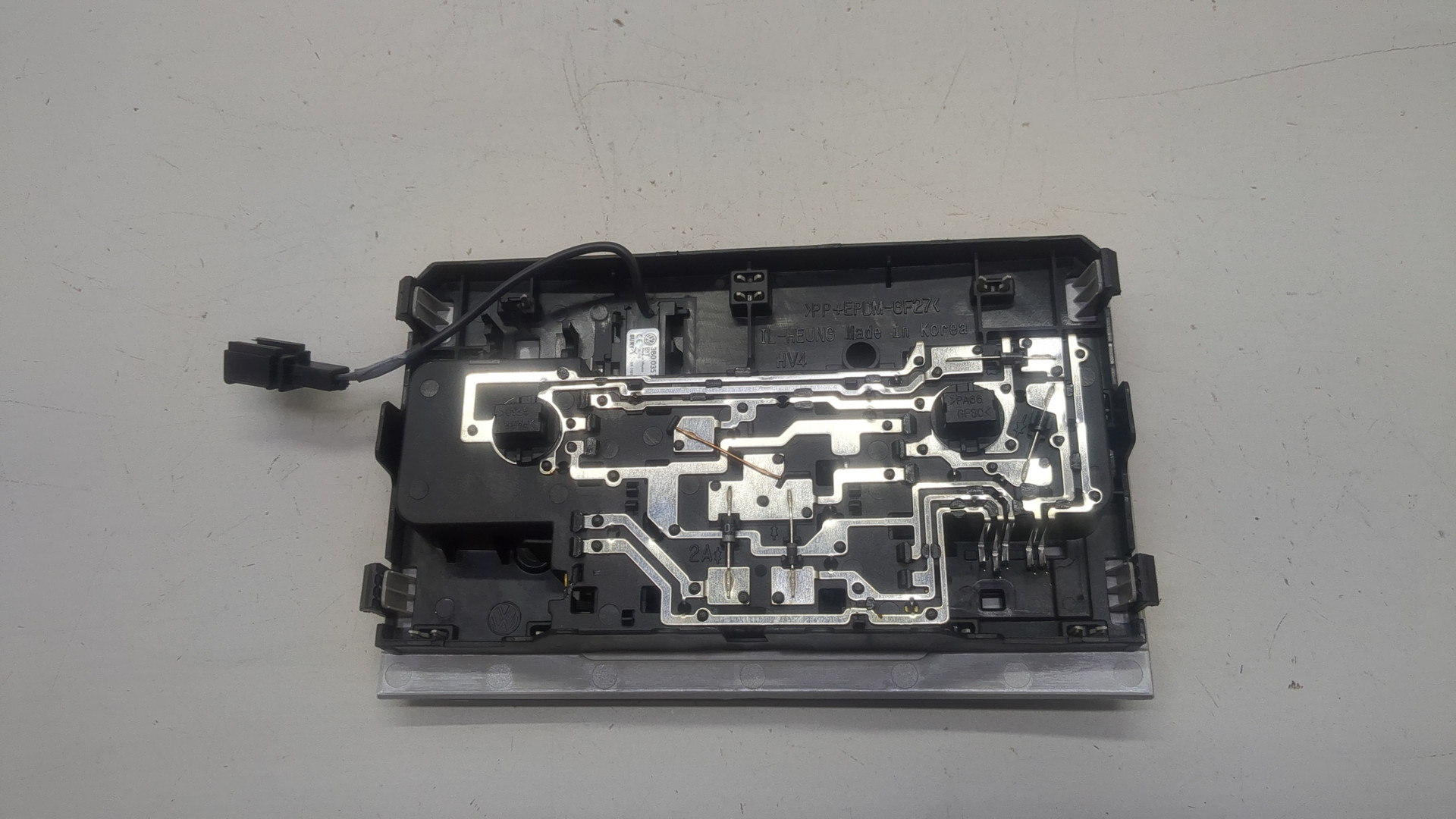 Плафон салонный