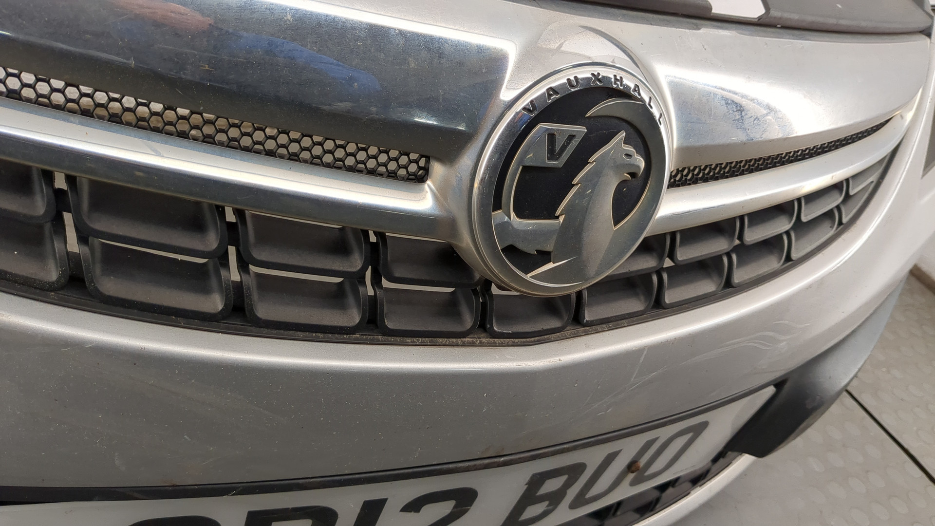 Бампер передний