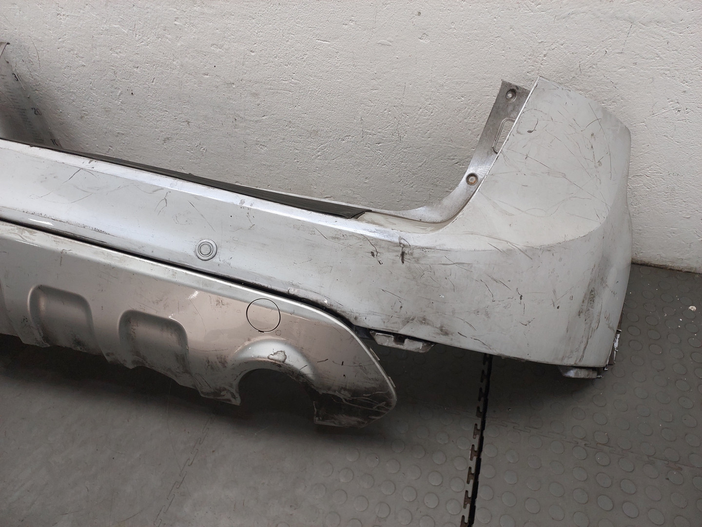 Бампер задний