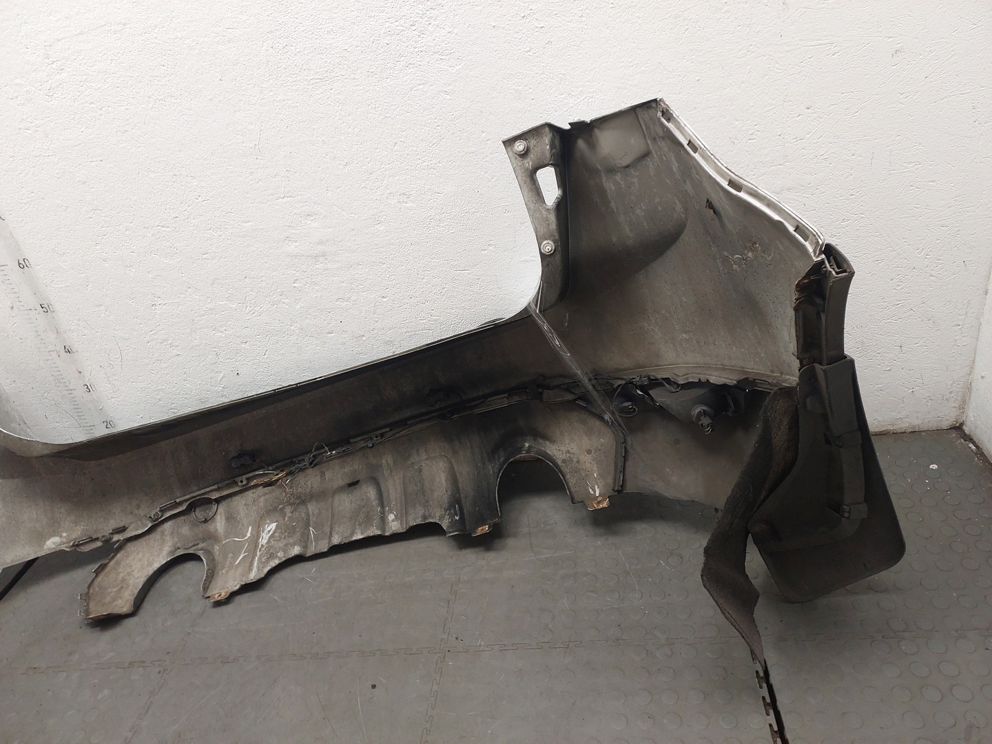 Бампер задний