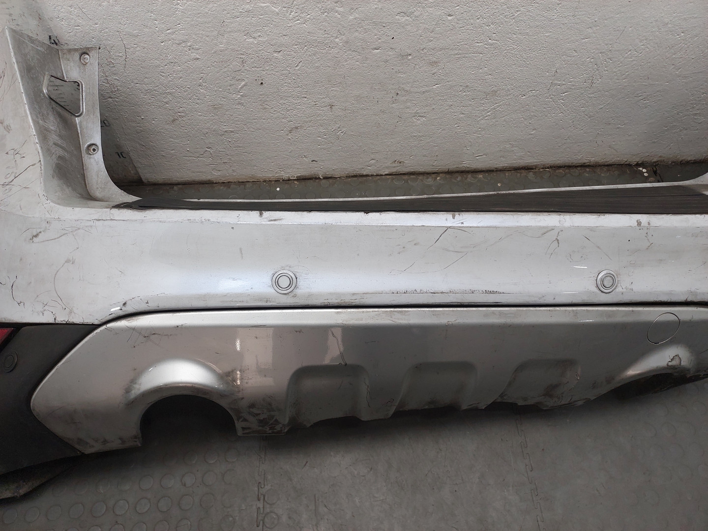 Бампер задний