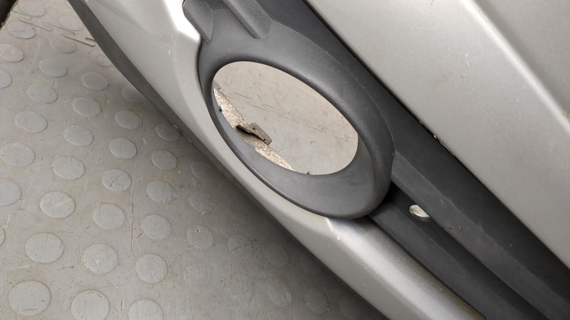 Бампер передний