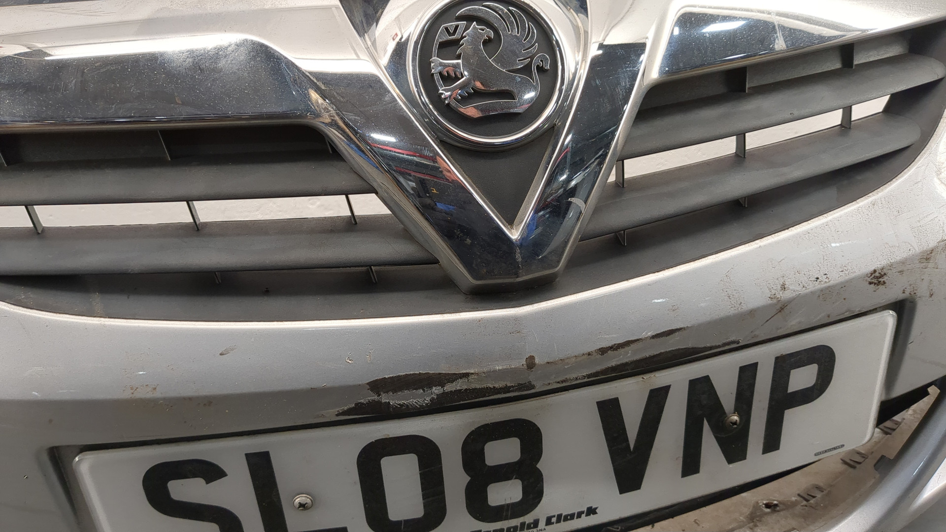 Бампер передний