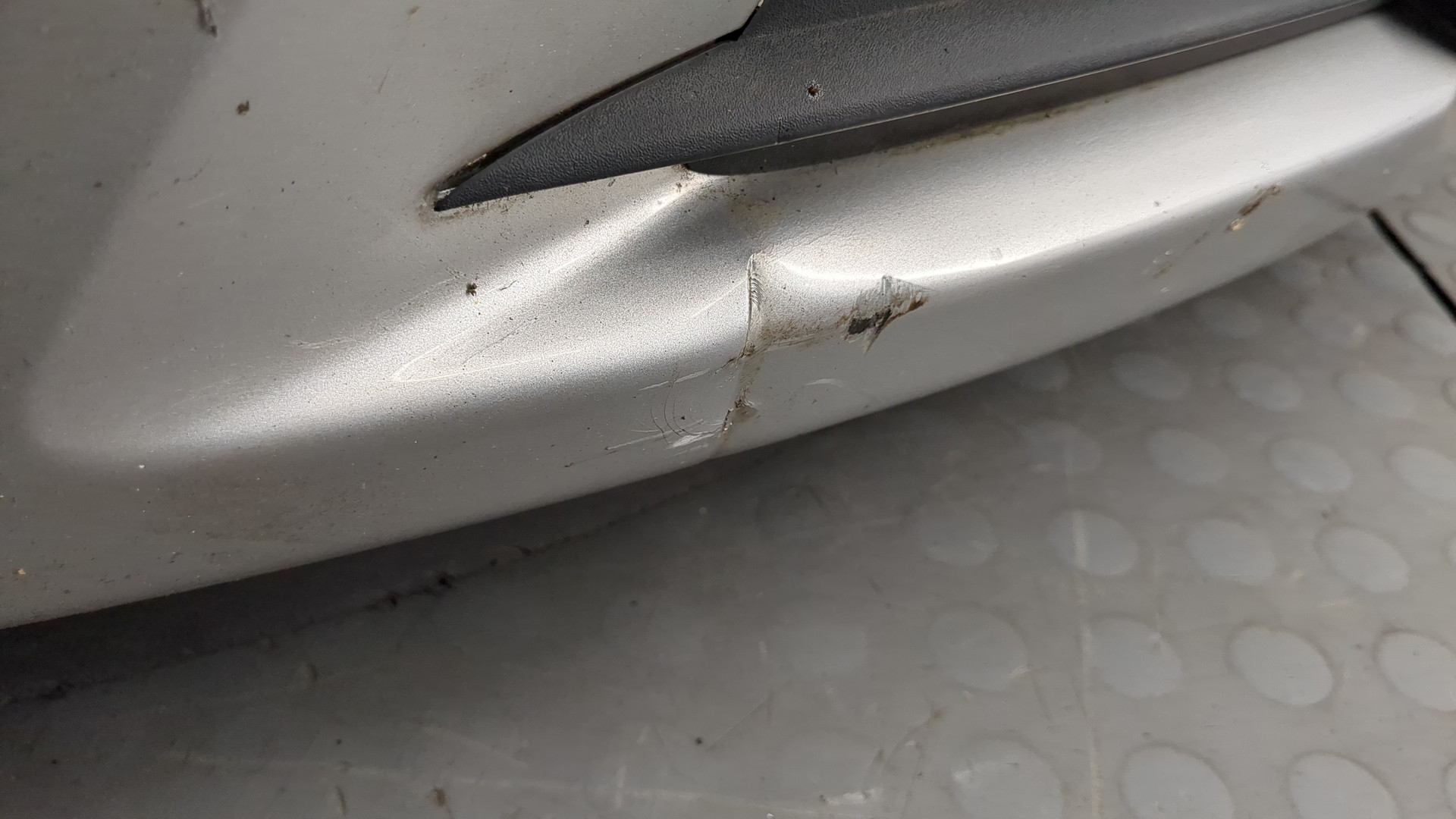 Бампер передний