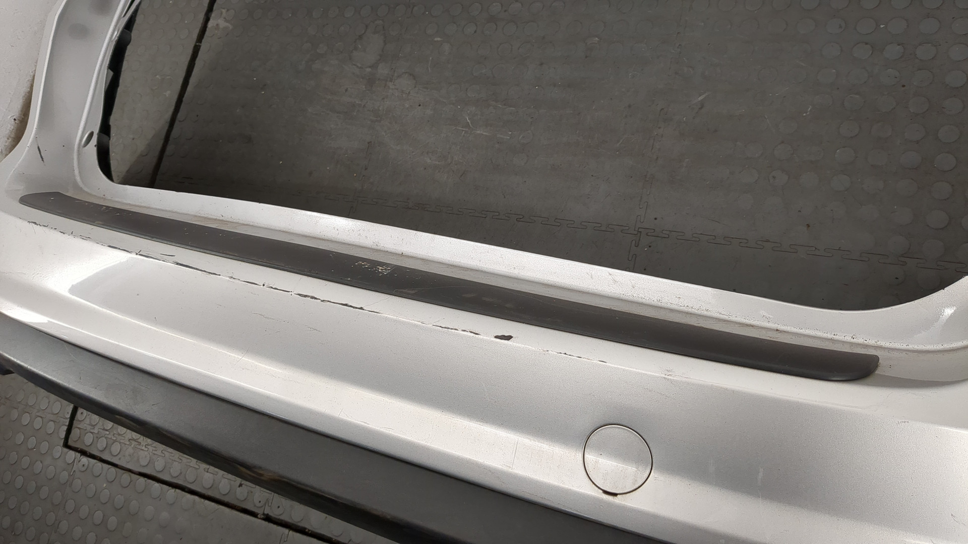 Бампер задний