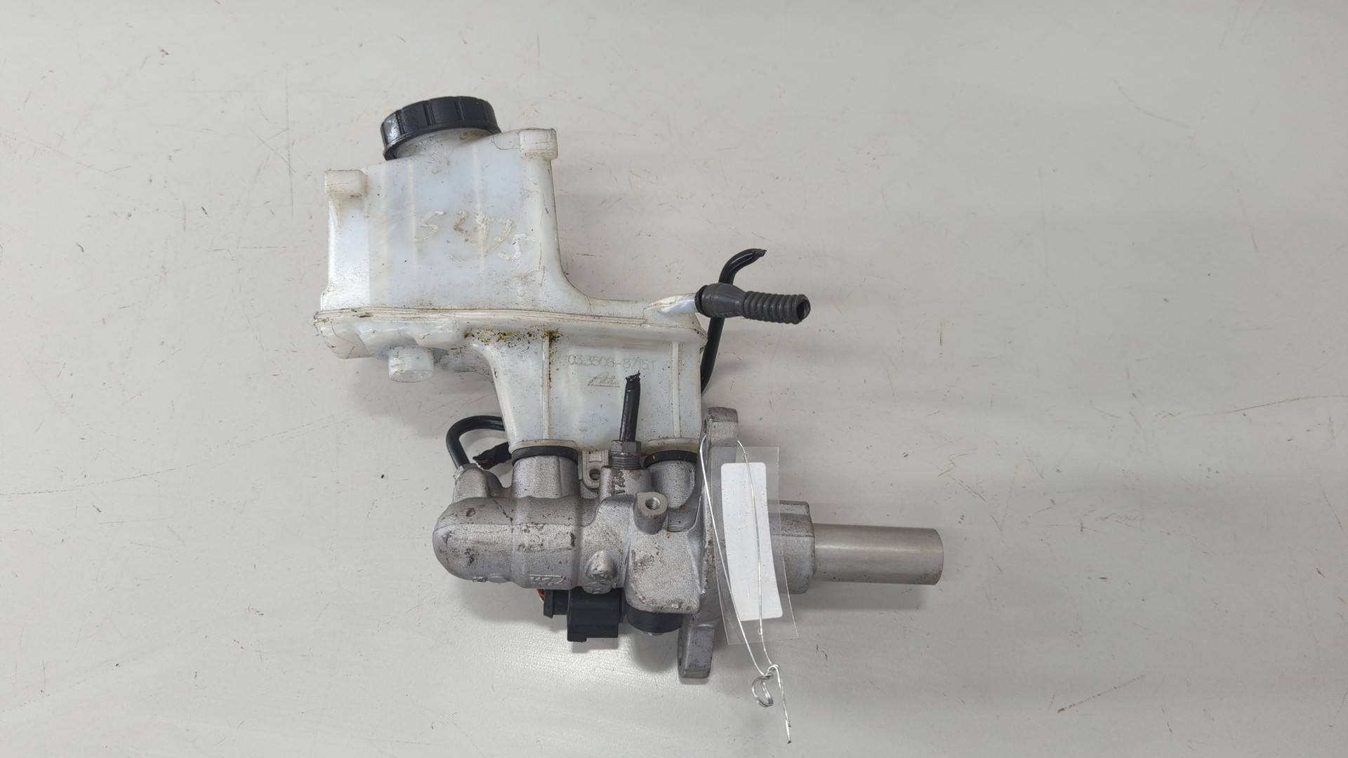 Цилиндр тормозной главный