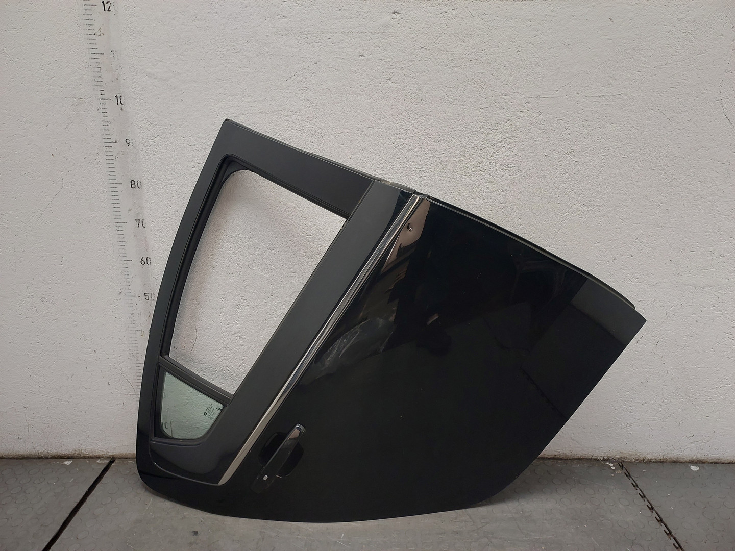 Дверь задняя правая