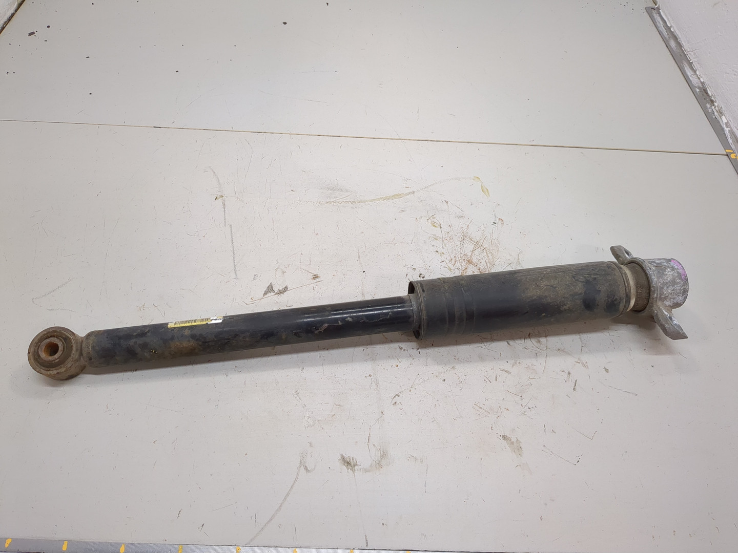 Амортизатор задний (стойка)