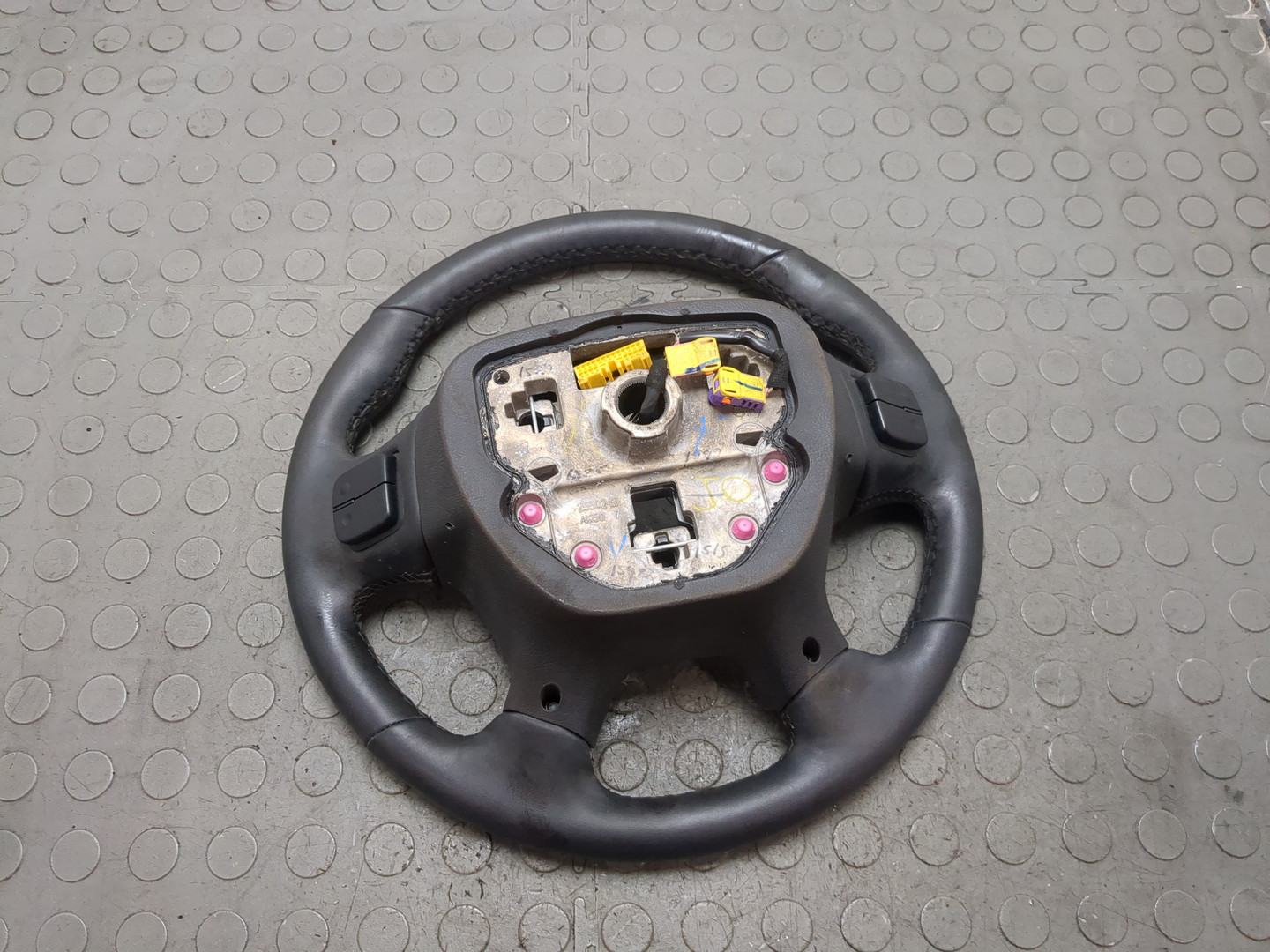 Рулевое колесо (руль)