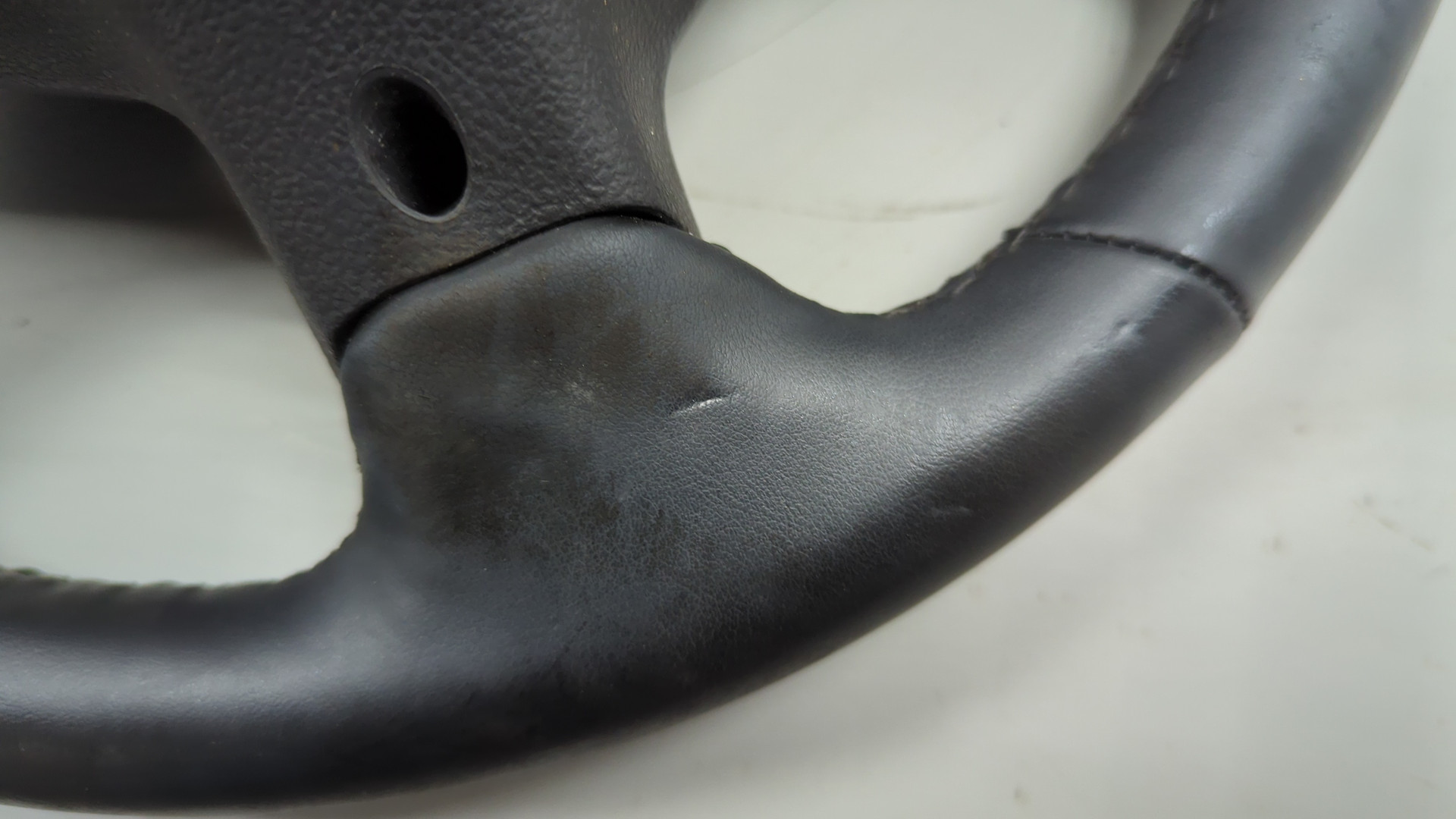 Рулевое колесо (руль)