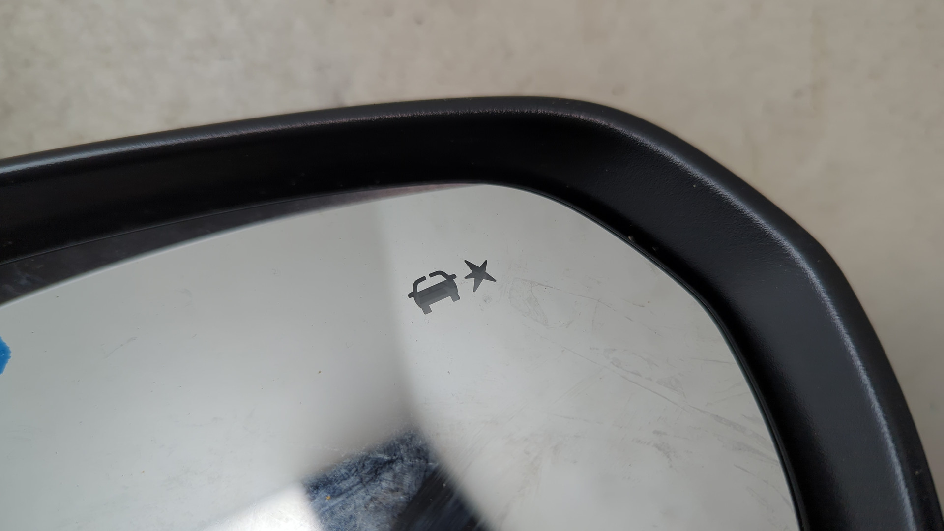 Зеркало правое электрическое