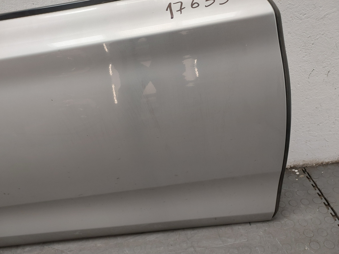 Дверь передняя правая