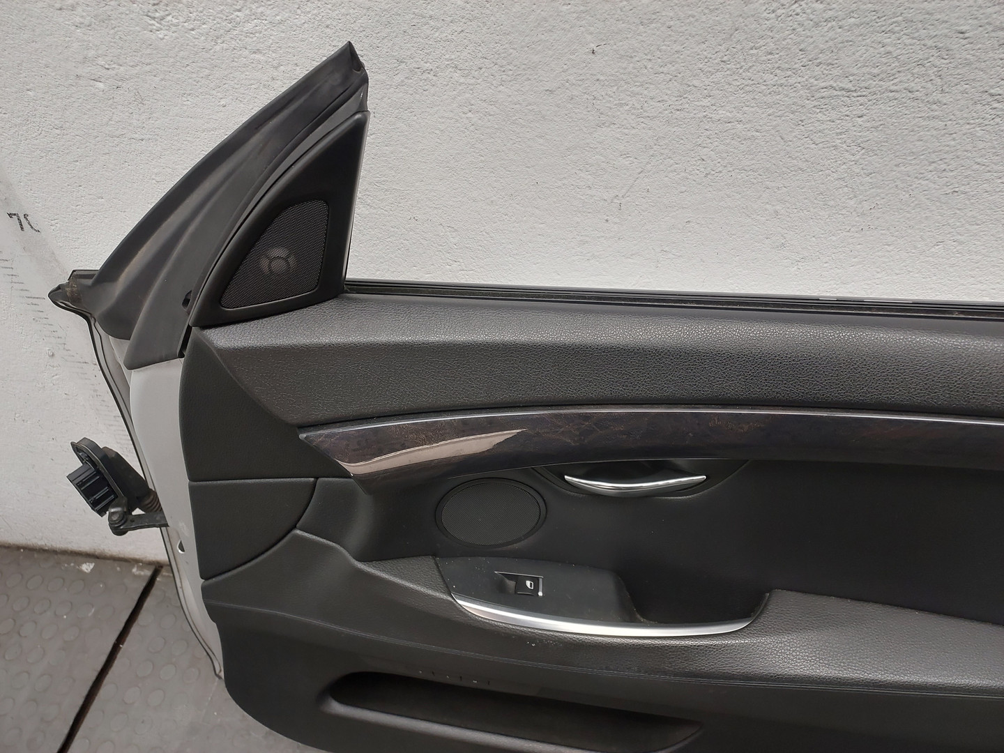 Дверь передняя правая