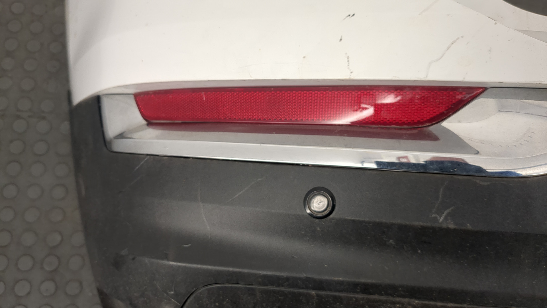 Бампер задний