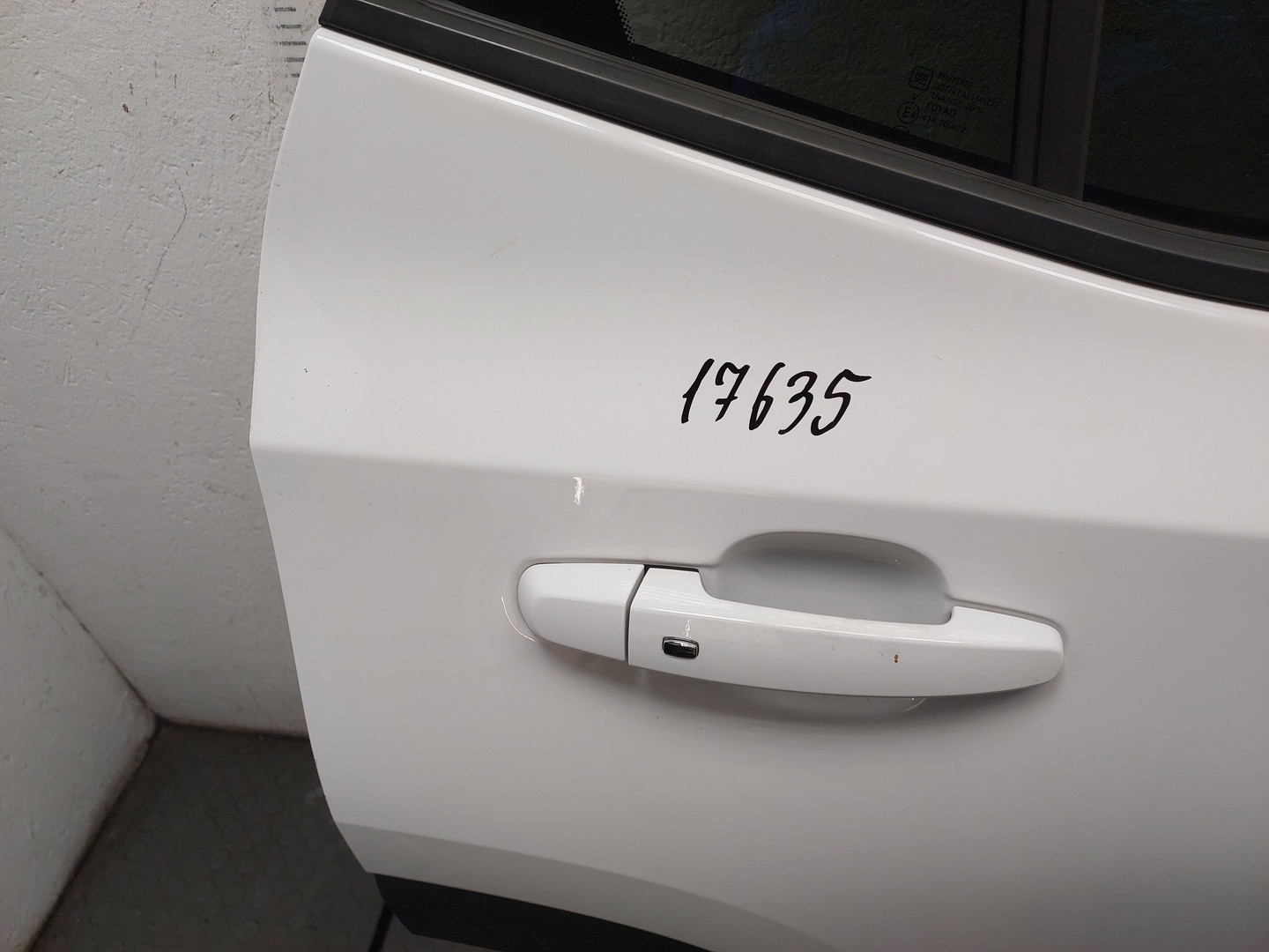 Дверь задняя правая