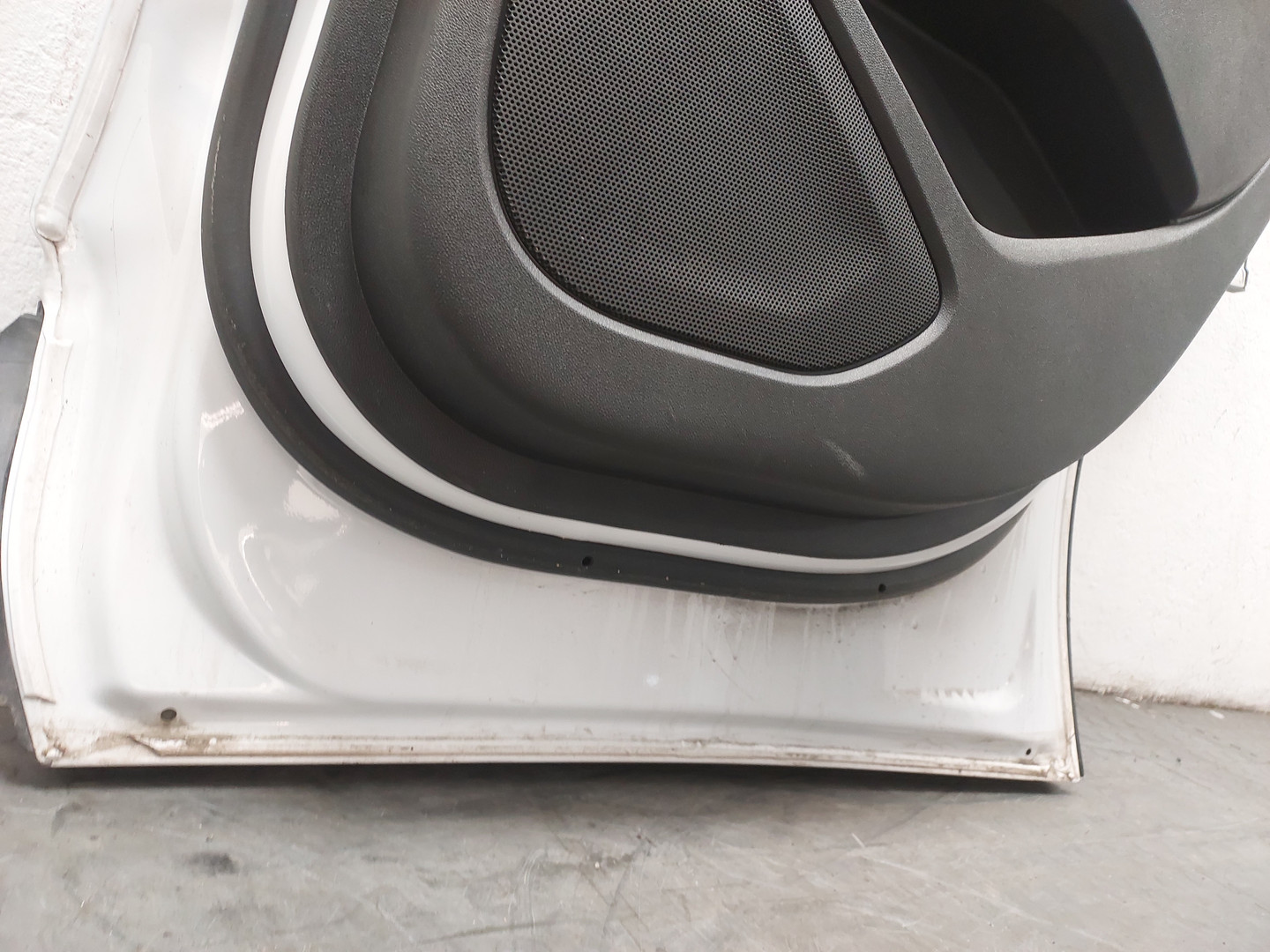 Дверь задняя правая