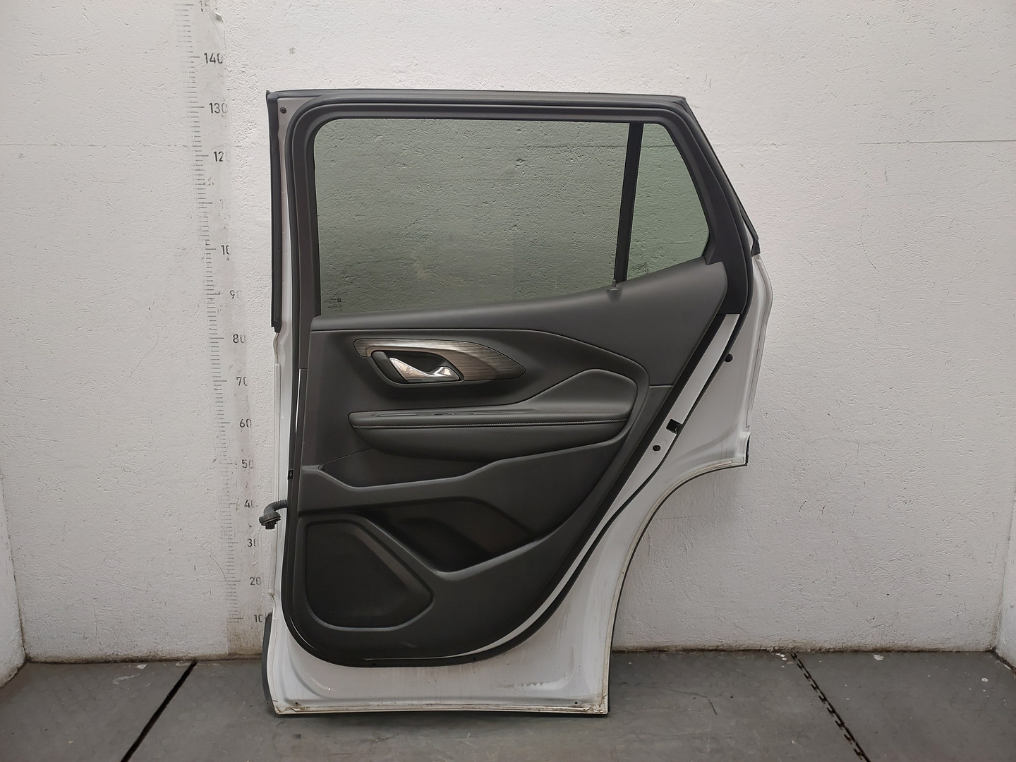 Дверь задняя правая