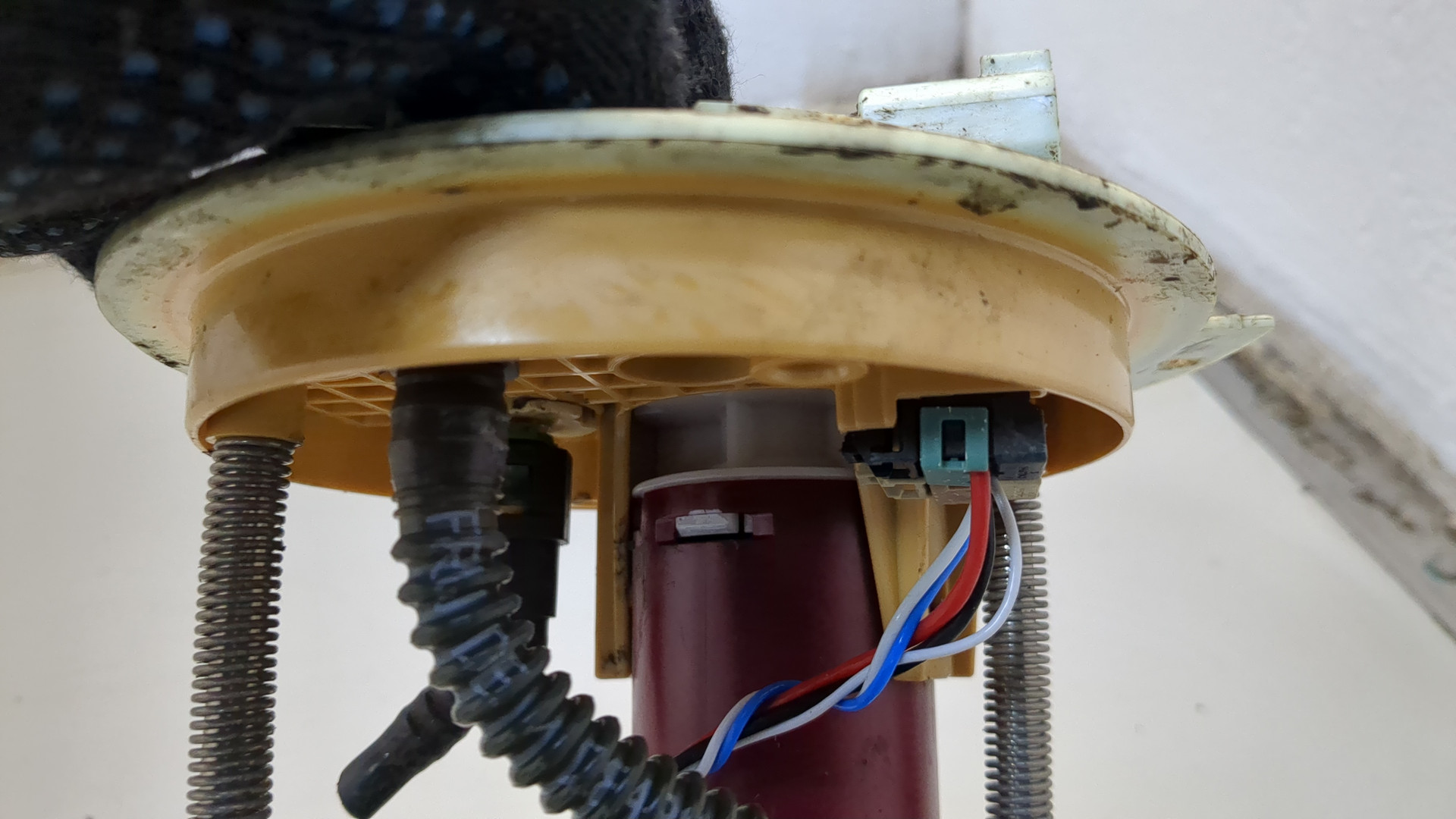 Насос топливный электрический