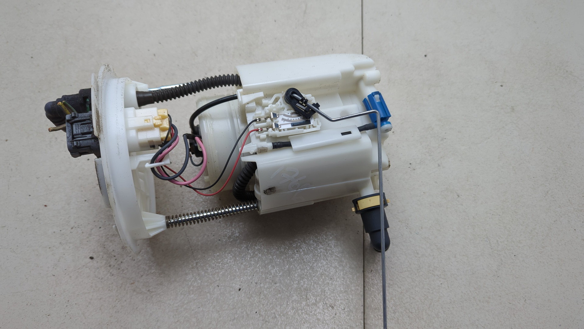 Насос топливный электрический